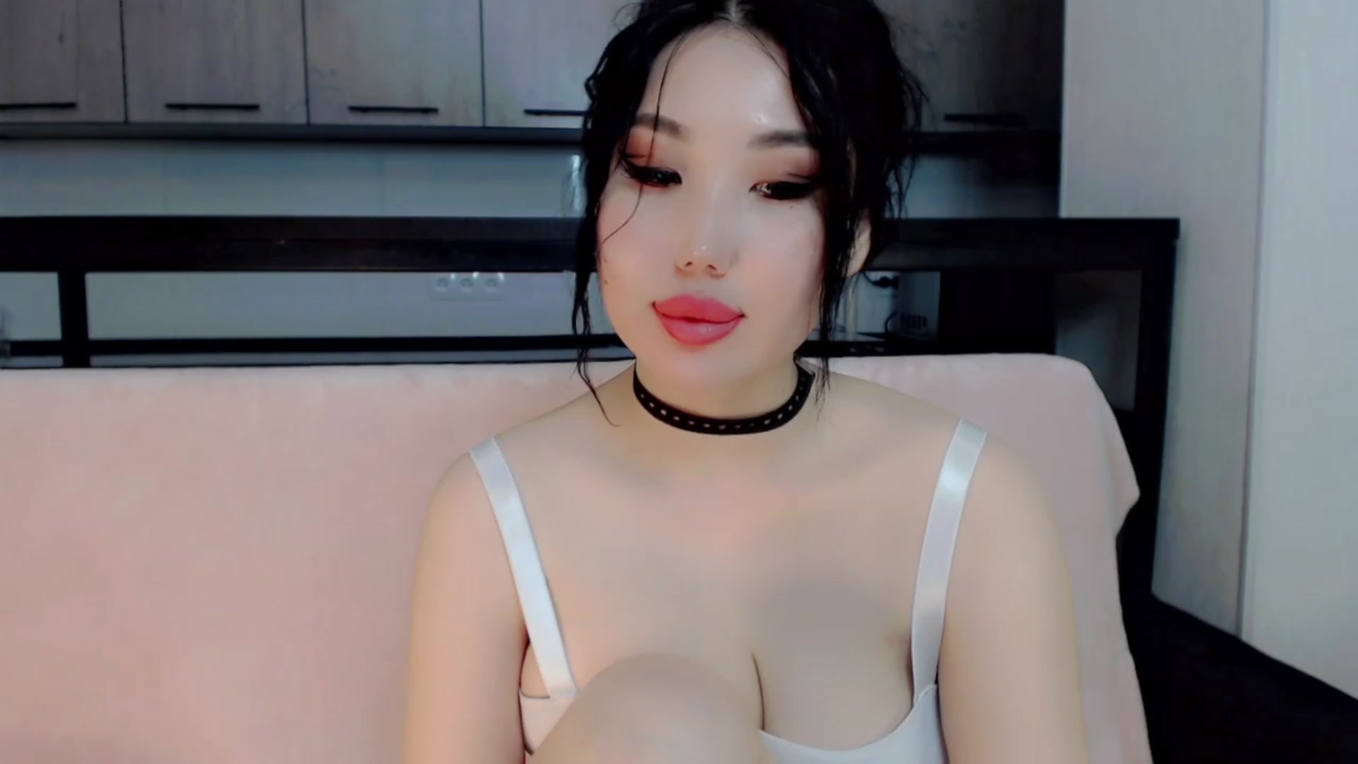 Gallery image thumbnail from Kimurakim's myfreecams stream on, 05/17/2023, 20:48 image 12 of 20