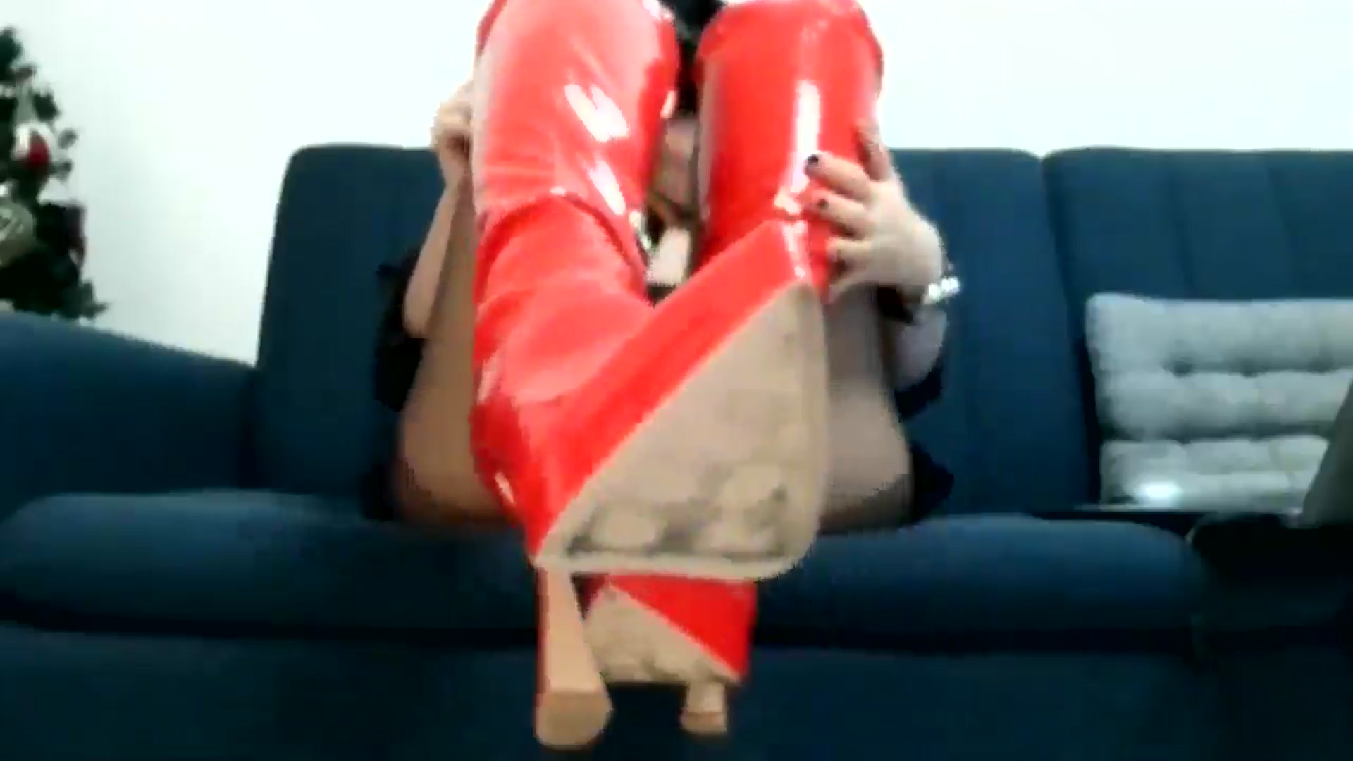 Gallery image thumbnail from KinKueen's myfreecams stream on, 12/30/2024, 16:21 image 7 of 20