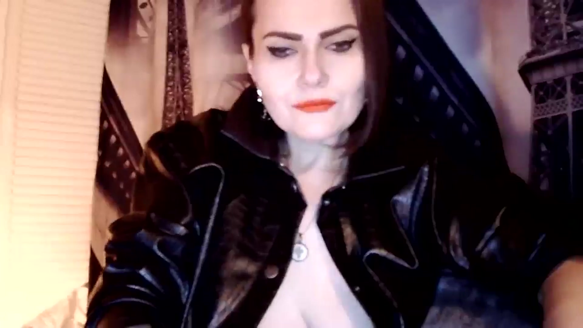 Gallery image thumbnail from KinKueen's myfreecams stream on, 02/16/2026, 17:59 image 14 of 20