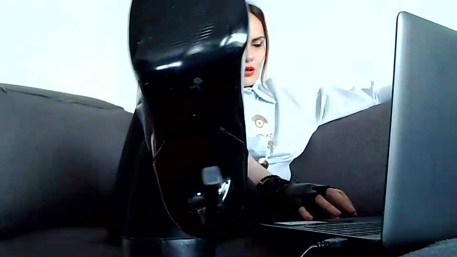 Gallery image thumbnail from KinKueen's myfreecams stream on, 05/29/2026, 11:18 image 3 of 20