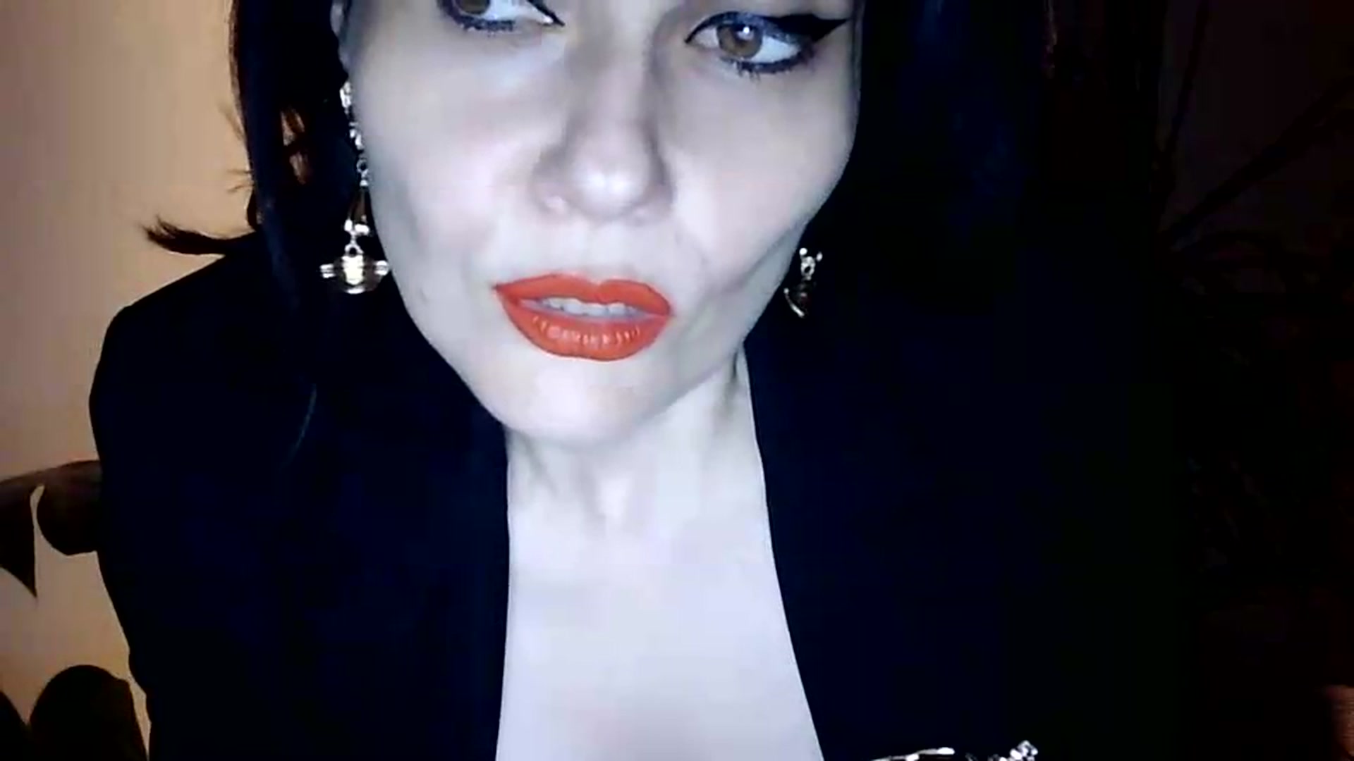 Gallery image thumbnail from KinKueen's myfreecams stream on, 06/12/2026, 18:32 image 6 of 20
