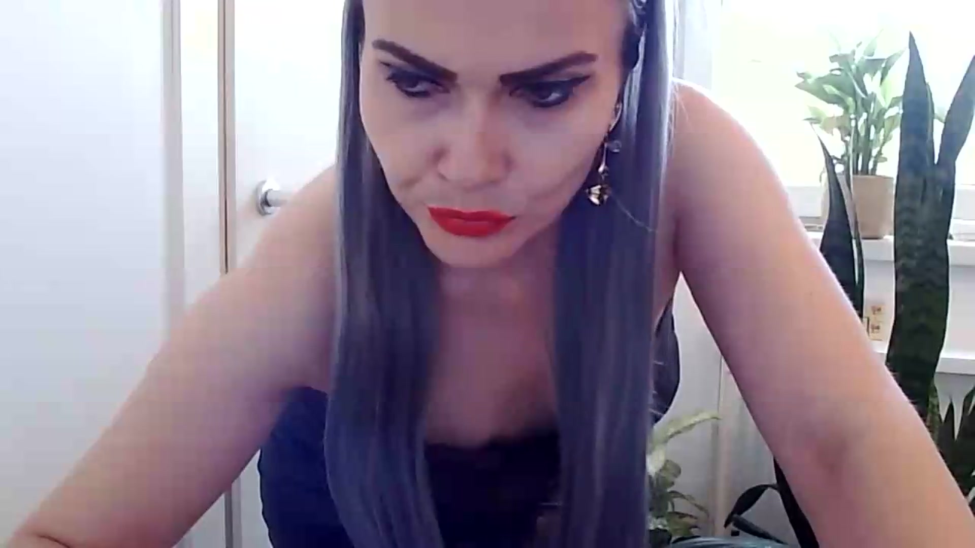 Gallery image thumbnail from KinKueen's myfreecams stream on, 07/13/2026, 11:42 image 14 of 20