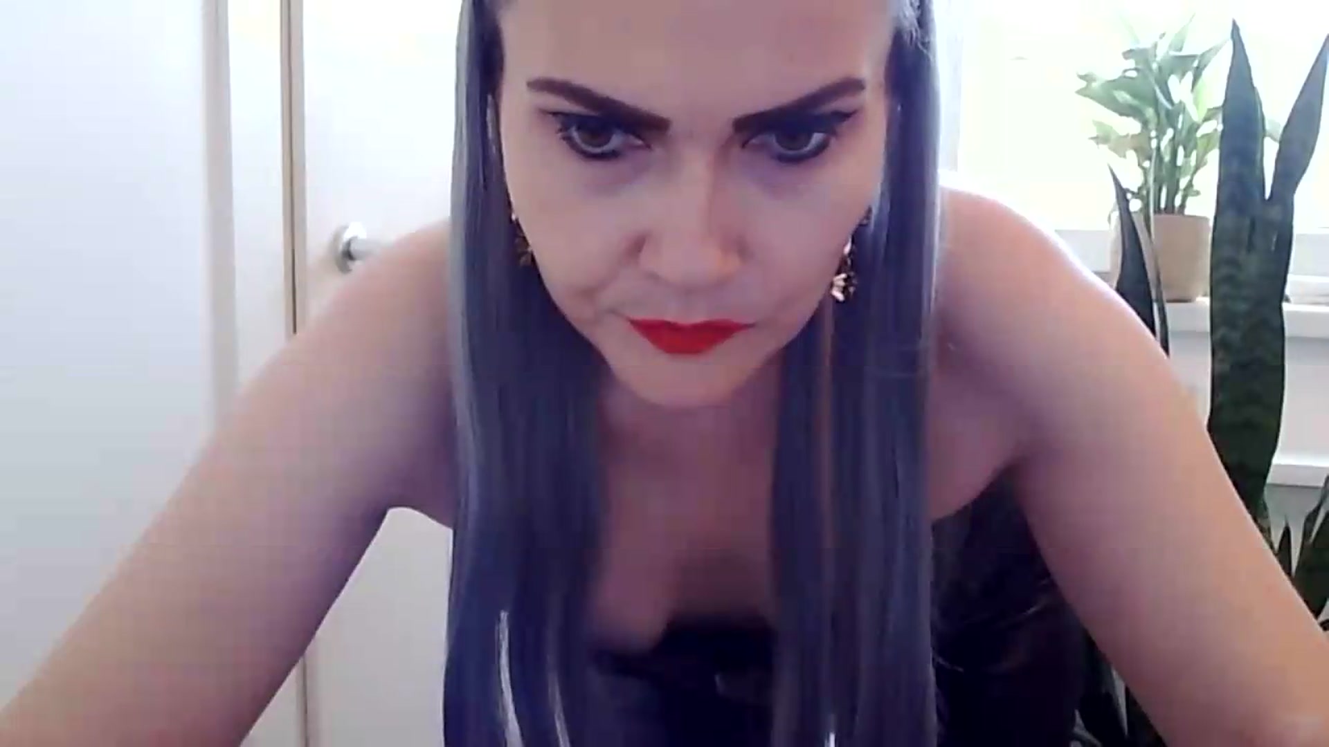 Gallery image thumbnail from KinKueen's myfreecams stream on, 07/13/2026, 11:42 image 16 of 20