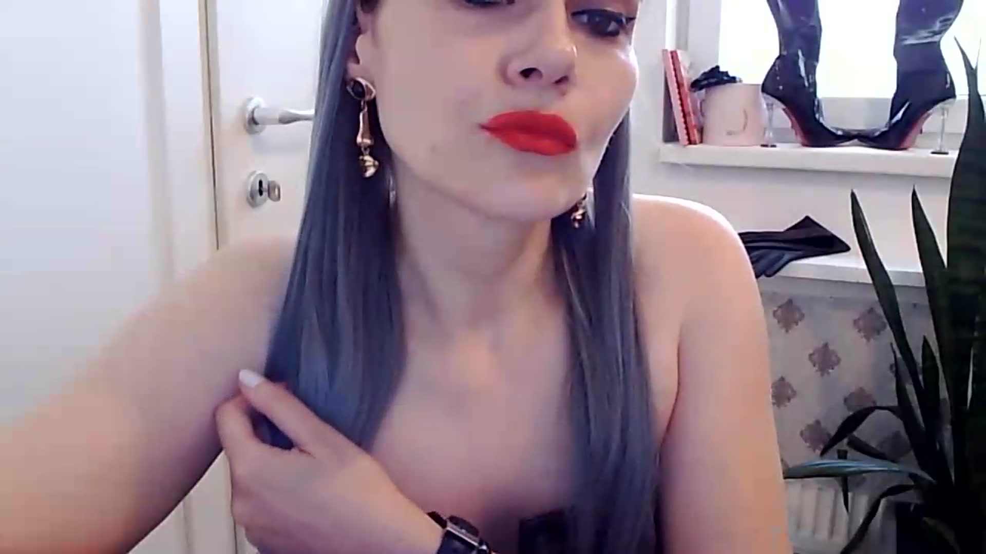 Gallery image thumbnail from KinKueen's myfreecams stream on, 07/15/2026, 09:37 image 18 of 20