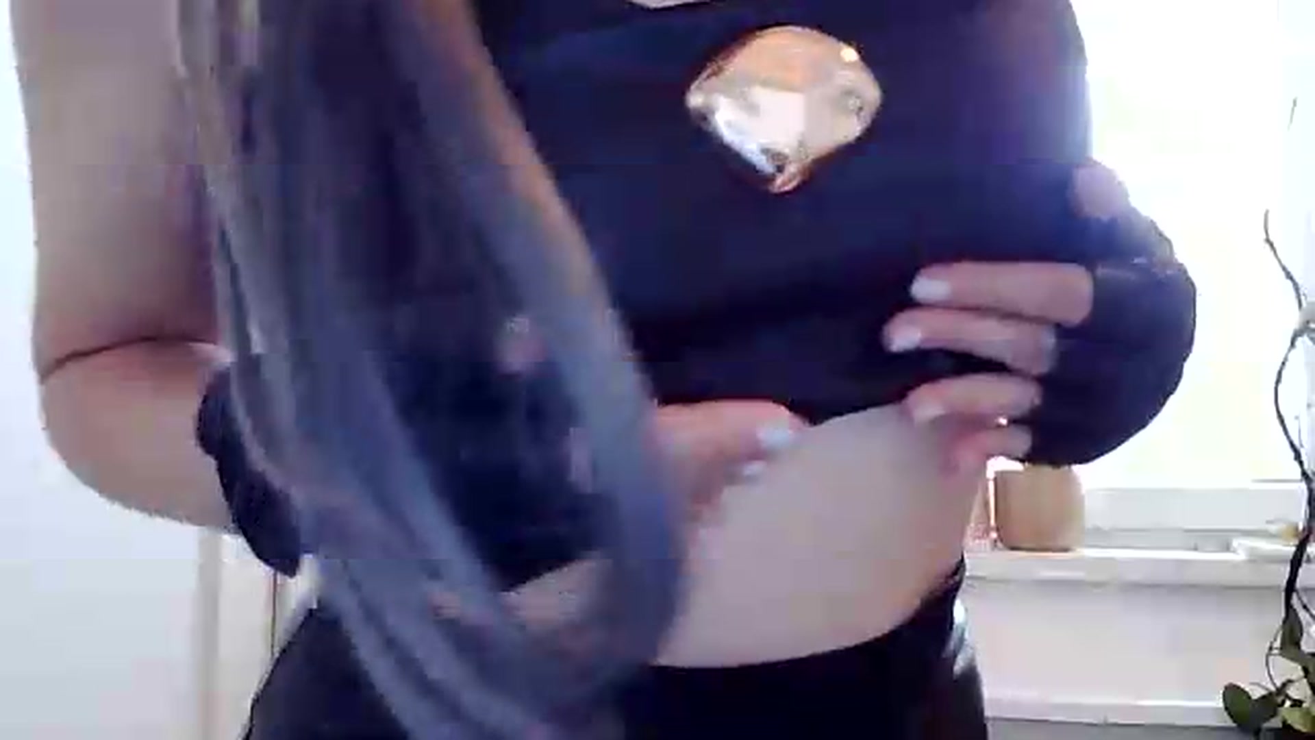 Gallery image thumbnail from KinKueen's myfreecams stream on, 07/17/2026, 11:48 image 12 of 20