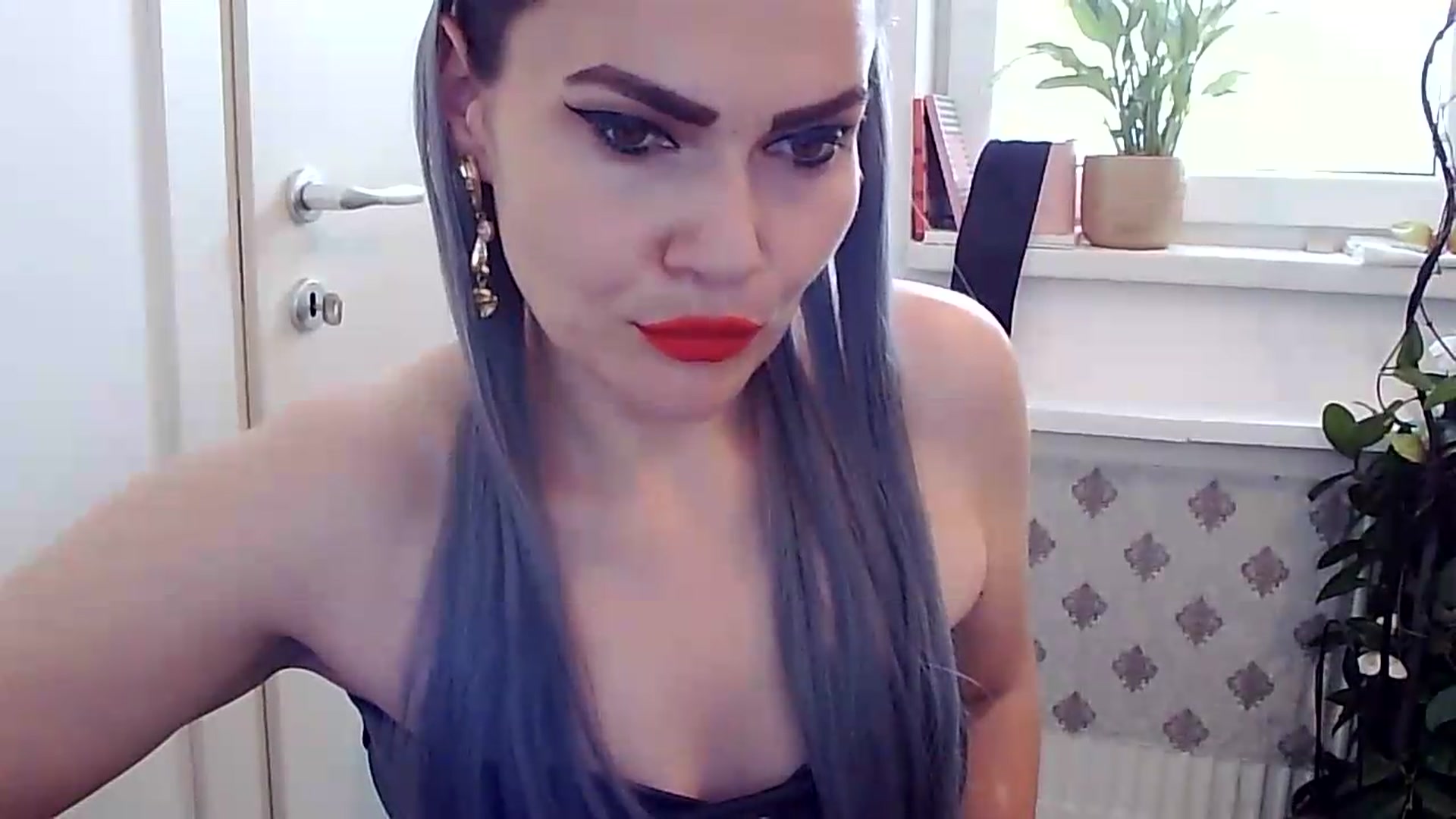 Gallery image thumbnail from KinKueen's myfreecams stream on, 07/17/2026, 11:48 image 10 of 20