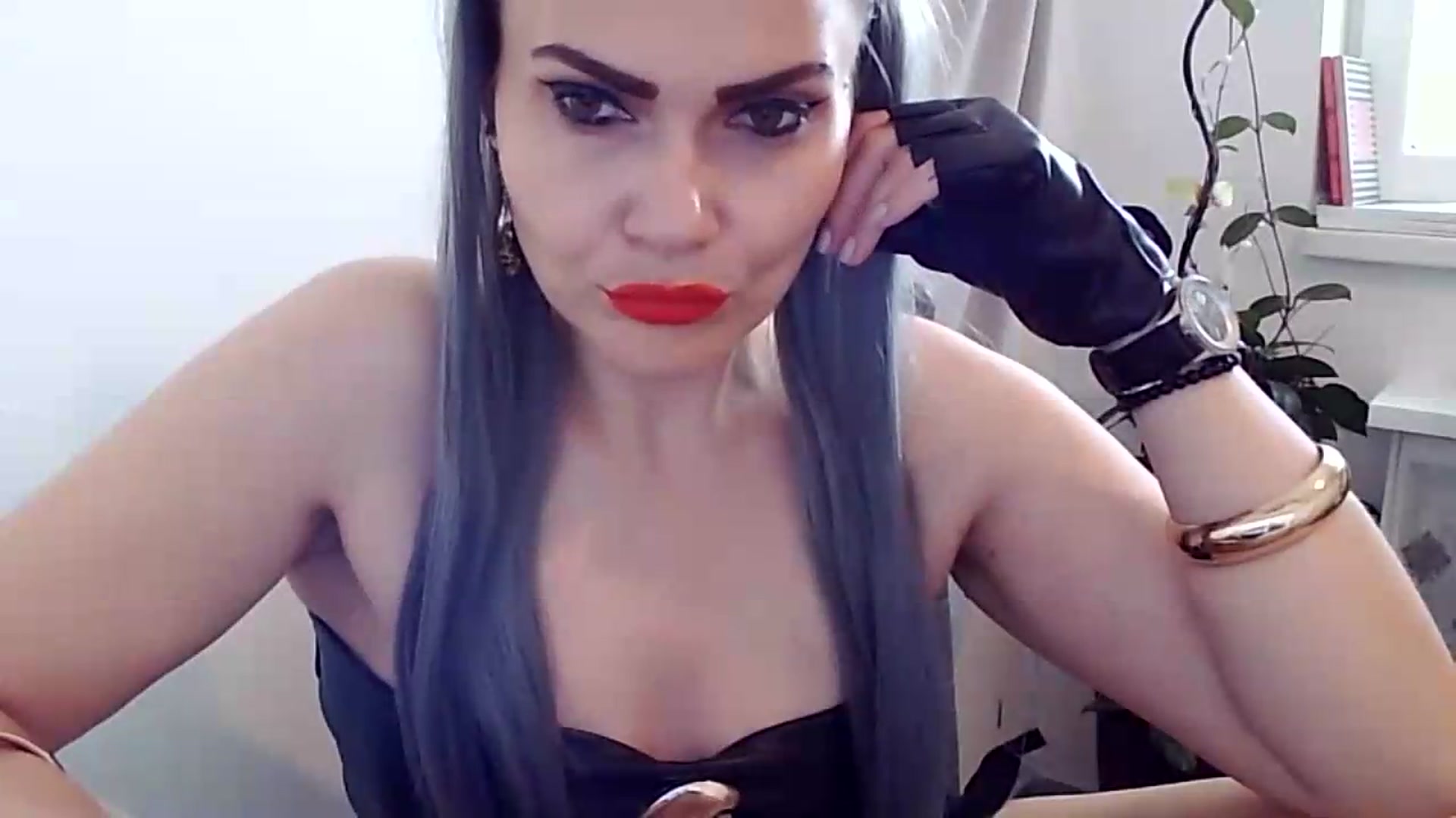 Gallery image thumbnail from KinKueen's myfreecams stream on, 07/19/2026, 11:56 image 15 of 20