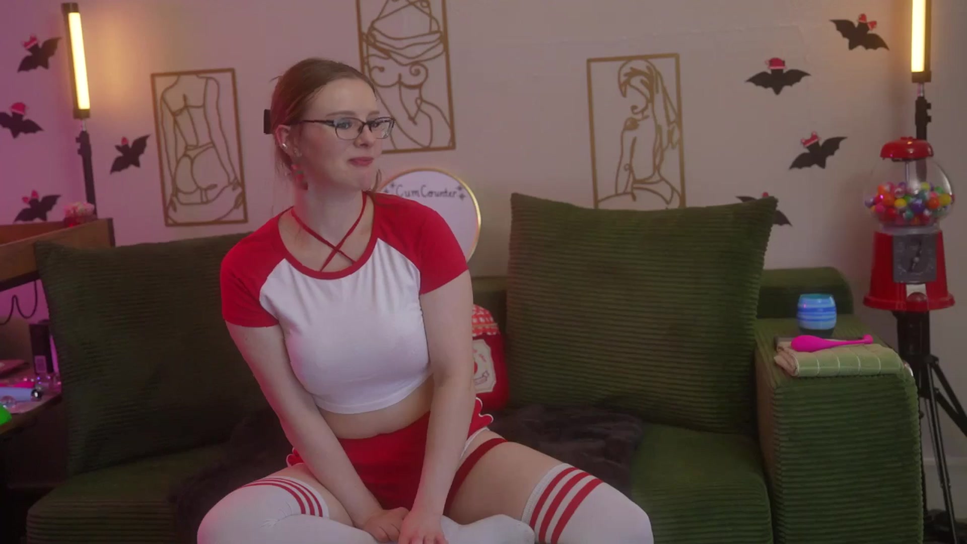 Gallery image thumbnail from Kindfruitbat's myfreecams stream on, 12/17/2025, 11:19 image 3 of 20