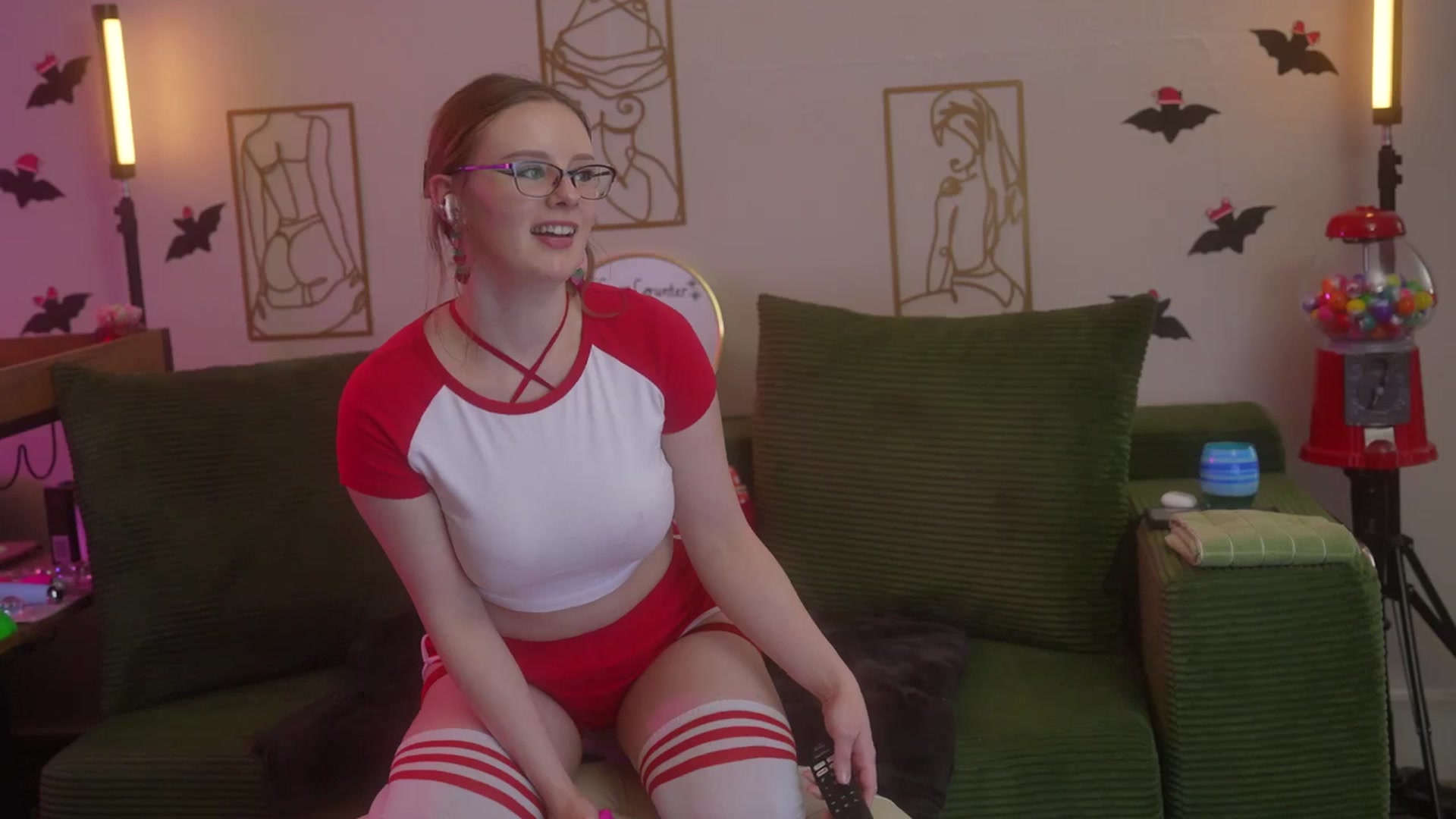 Gallery image thumbnail from Kindfruitbat's myfreecams stream on, 12/17/2025, 11:19 image 11 of 20