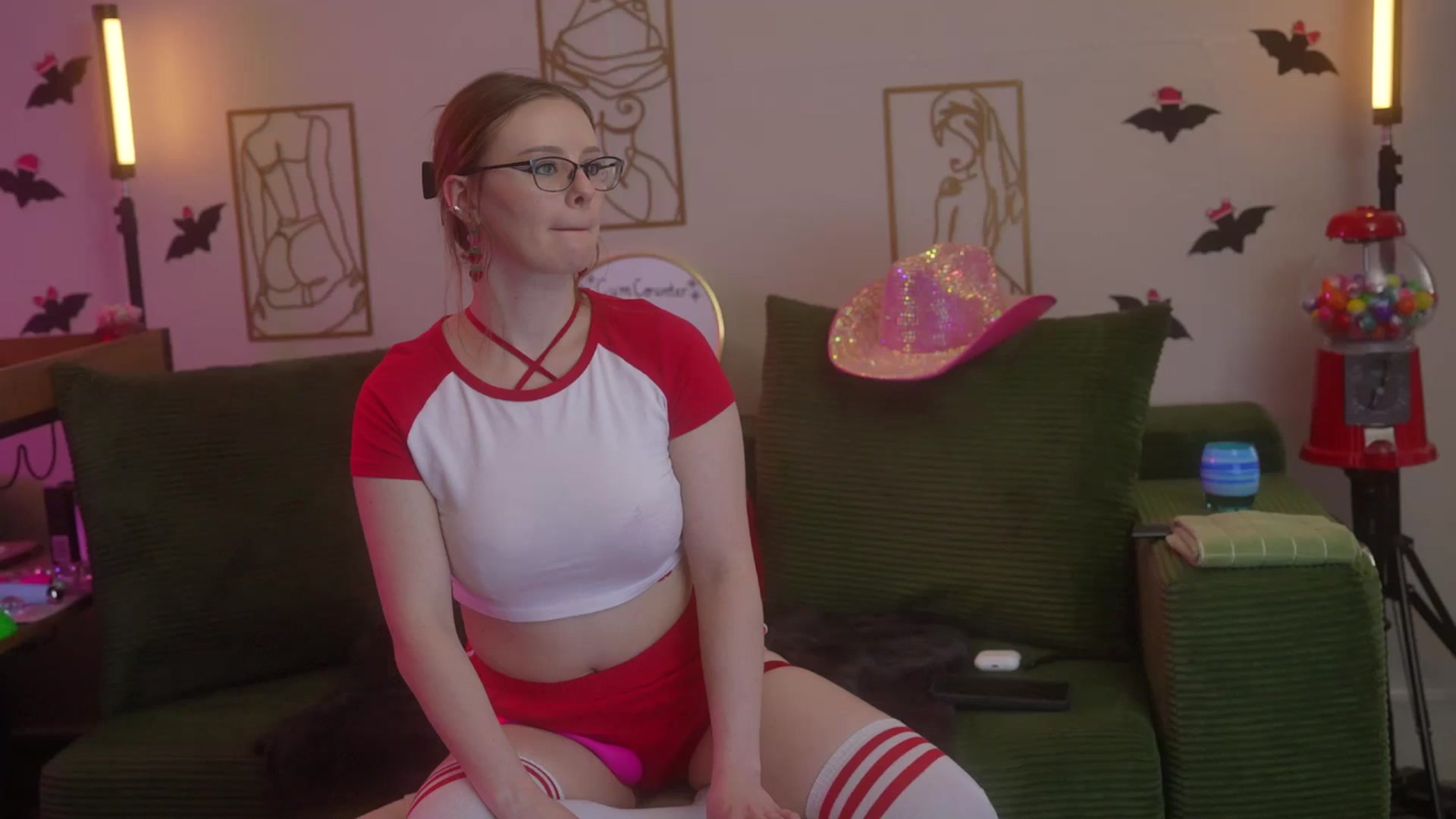 Gallery image thumbnail from Kindfruitbat's myfreecams stream on, 12/17/2025, 11:52 image 1 of 20