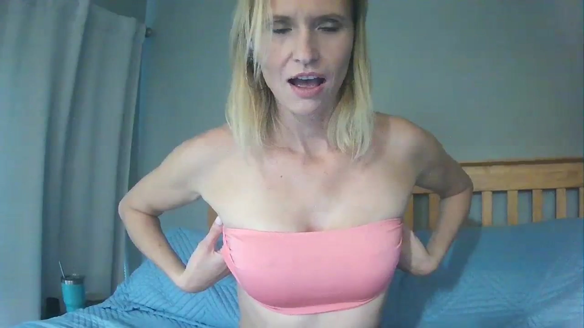 Gallery image thumbnail from KineticKam's myfreecams stream on, 01/07/2024, 19:34 image 8 of 20