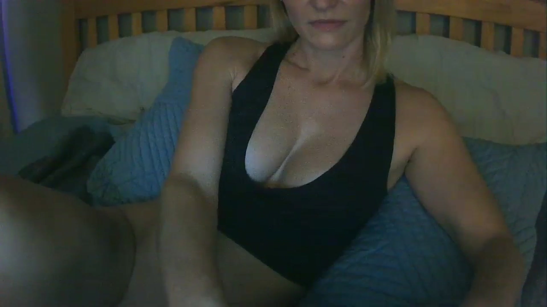 Gallery image thumbnail from KineticKam's myfreecams stream on, 01/09/2024, 19:19 image 2 of 20