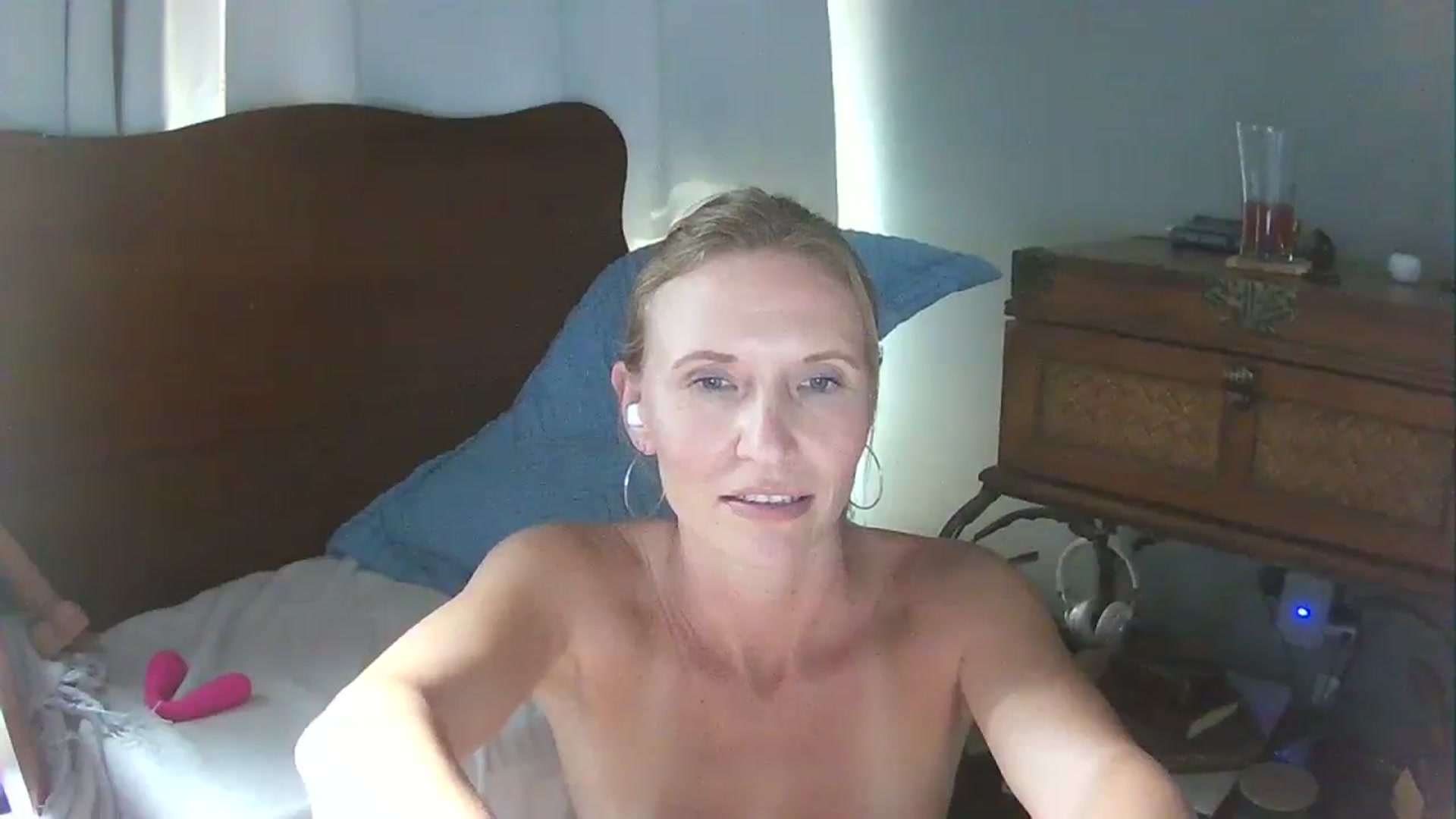Gallery image thumbnail from KineticKam's myfreecams stream on, 02/27/2024, 21:26 image 6 of 20