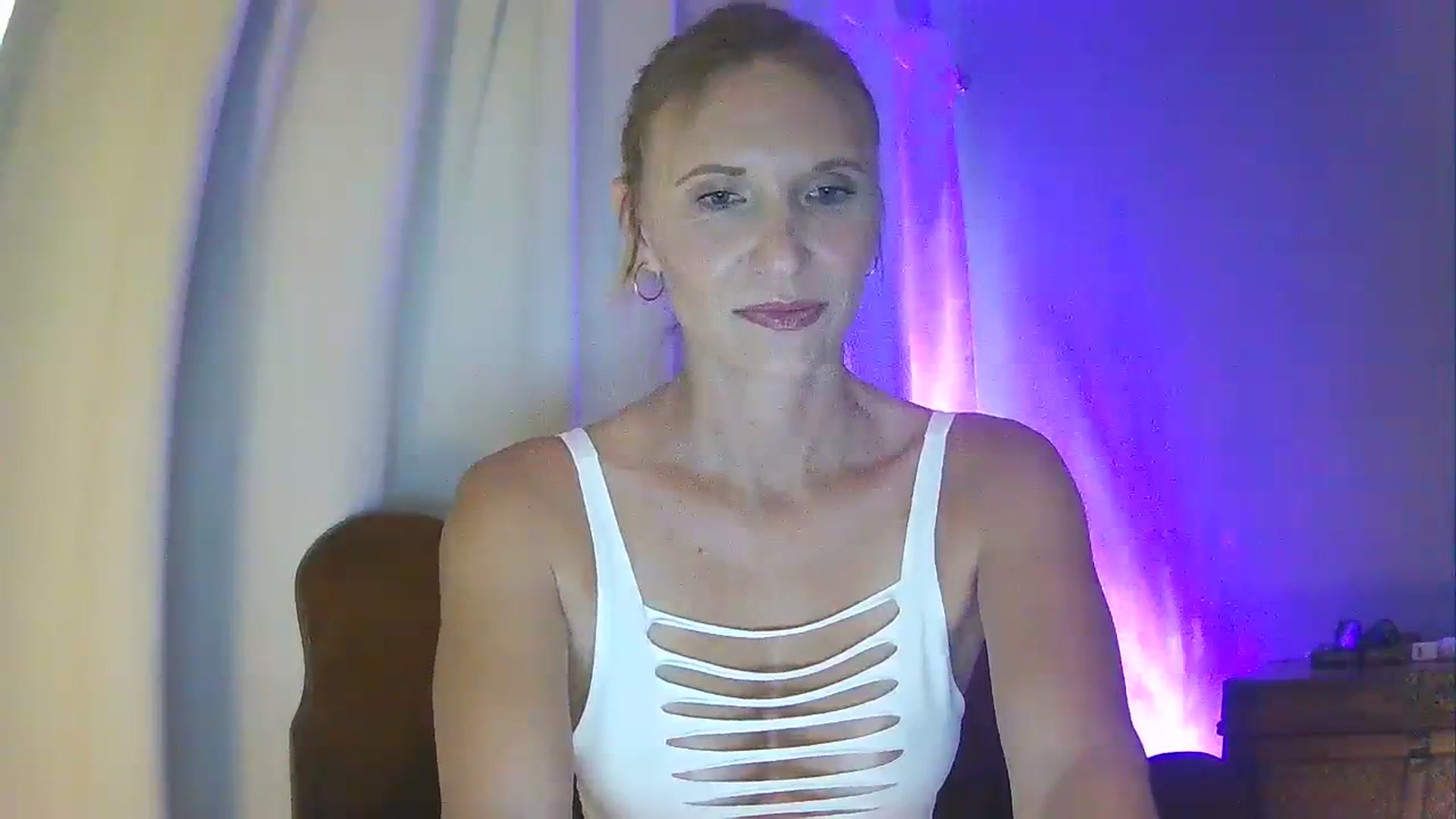 Gallery image thumbnail from KineticKam's myfreecams stream on, 03/01/2024, 19:40 image 5 of 20