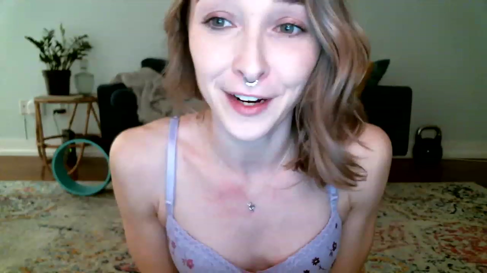 Gallery image thumbnail from KineticKoa's myfreecams stream on, 12/19/2022, 08:54 image 15 of 20