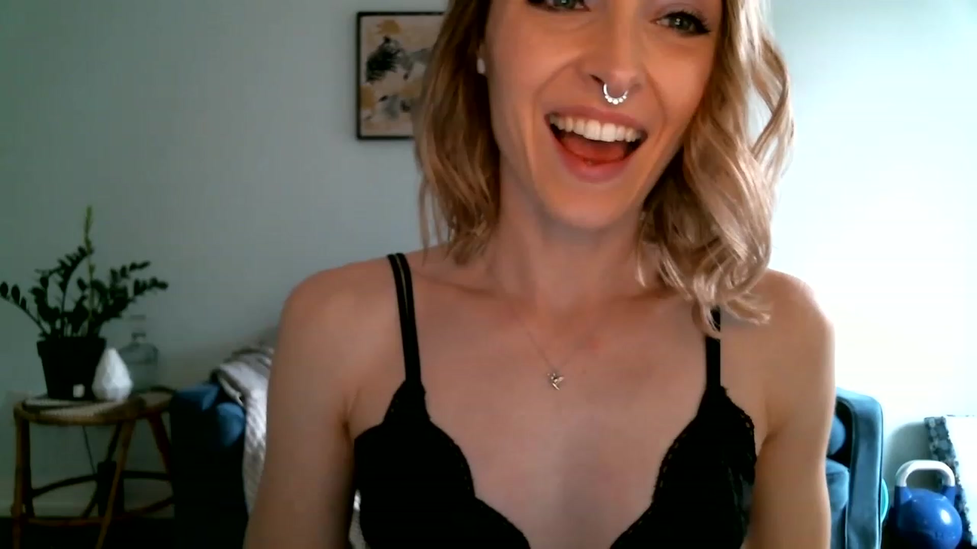 Gallery image thumbnail from KineticKoa's myfreecams stream on, 12/31/2022, 22:06 image 4 of 20