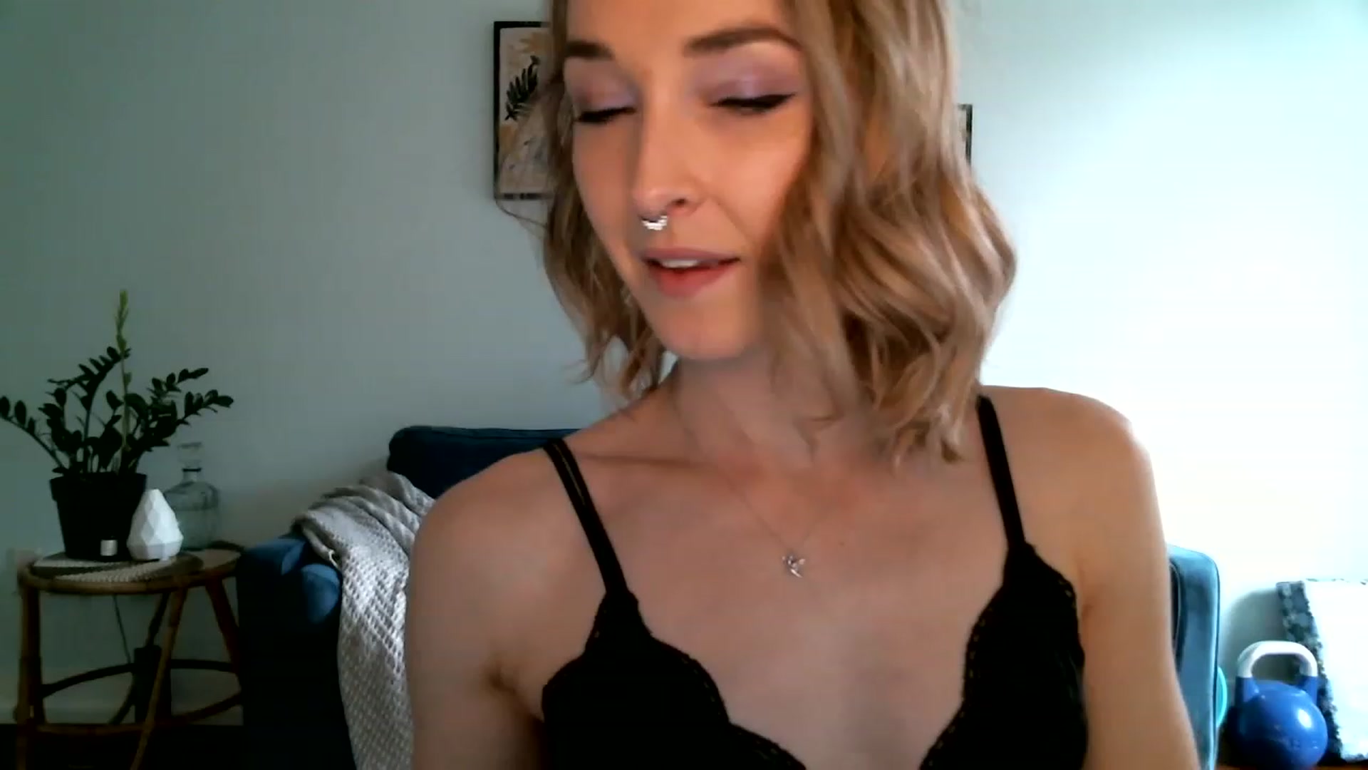 Gallery image thumbnail from KineticKoa's myfreecams stream on, 12/31/2022, 22:06 image 10 of 20