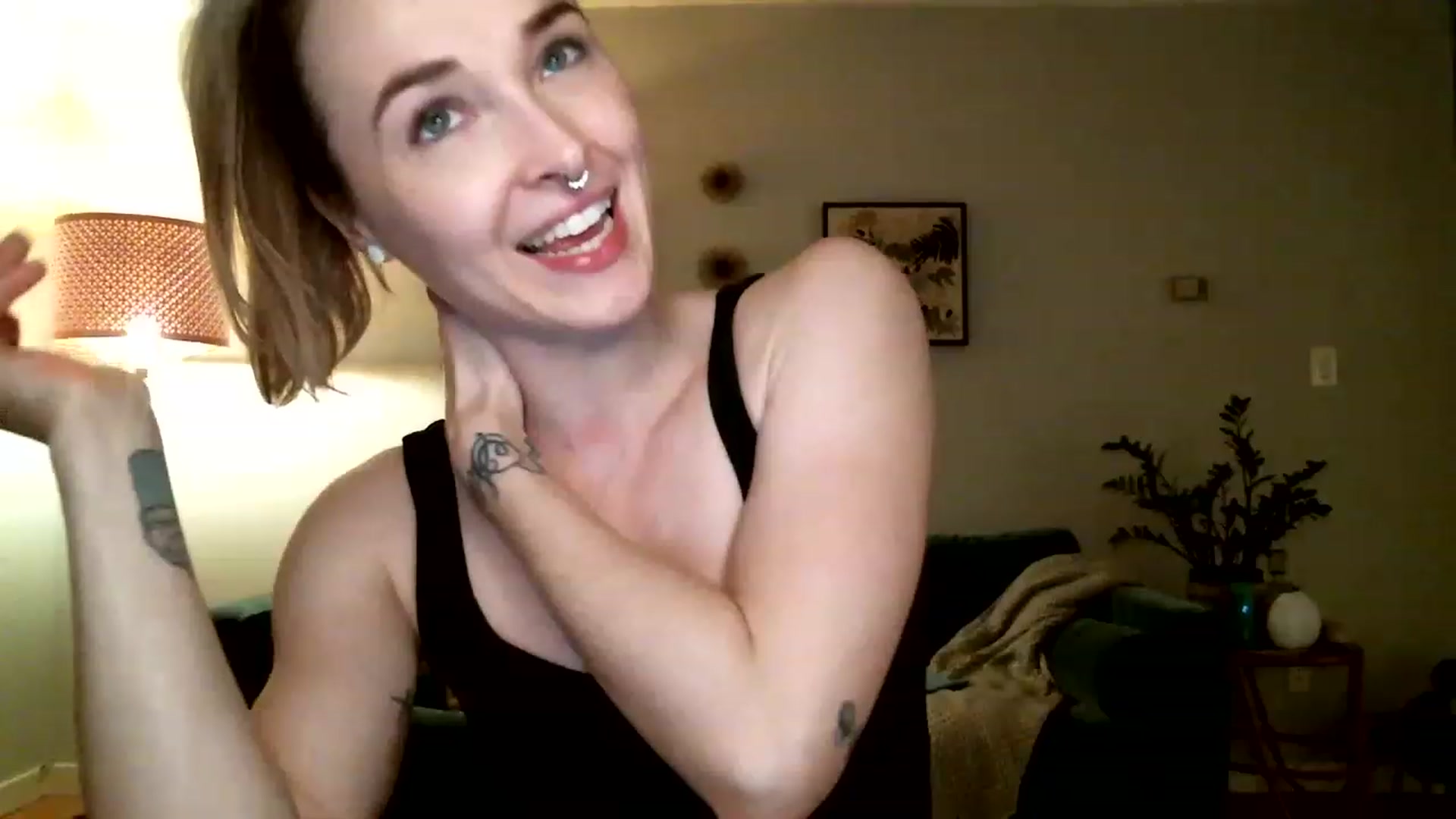 Gallery image thumbnail from KineticKoa's myfreecams stream on, 04/17/2023, 05:02 image 4 of 20
