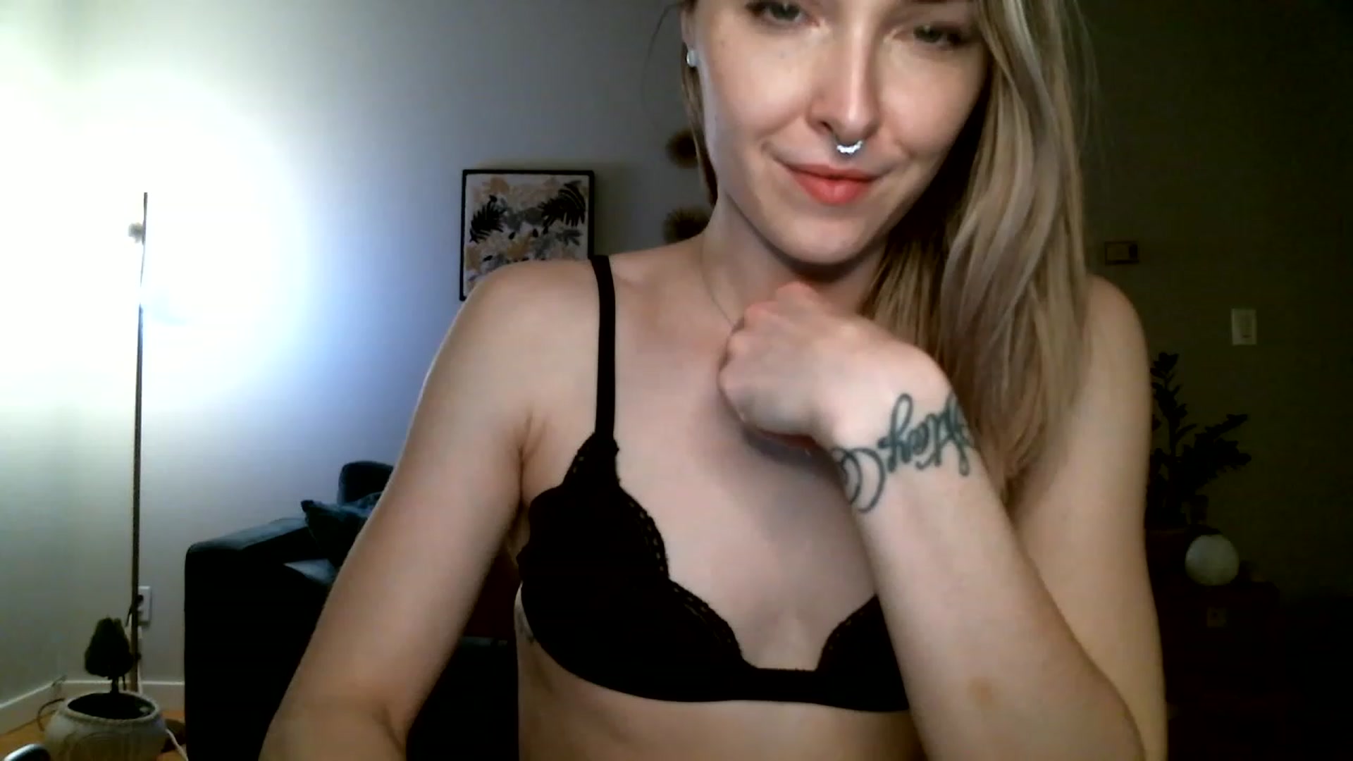 Gallery image thumbnail from KineticKoa's myfreecams stream on, 04/25/2023, 08:02 image 8 of 20