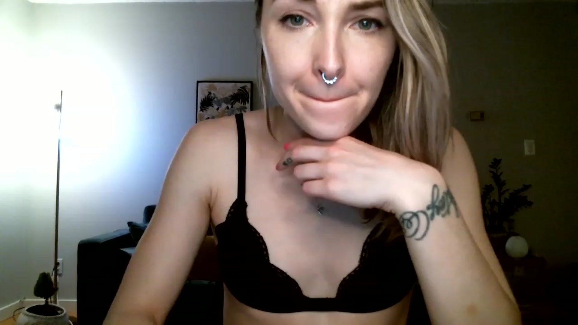 Gallery image thumbnail from KineticKoa's myfreecams stream on, 04/25/2023, 08:02 image 7 of 20