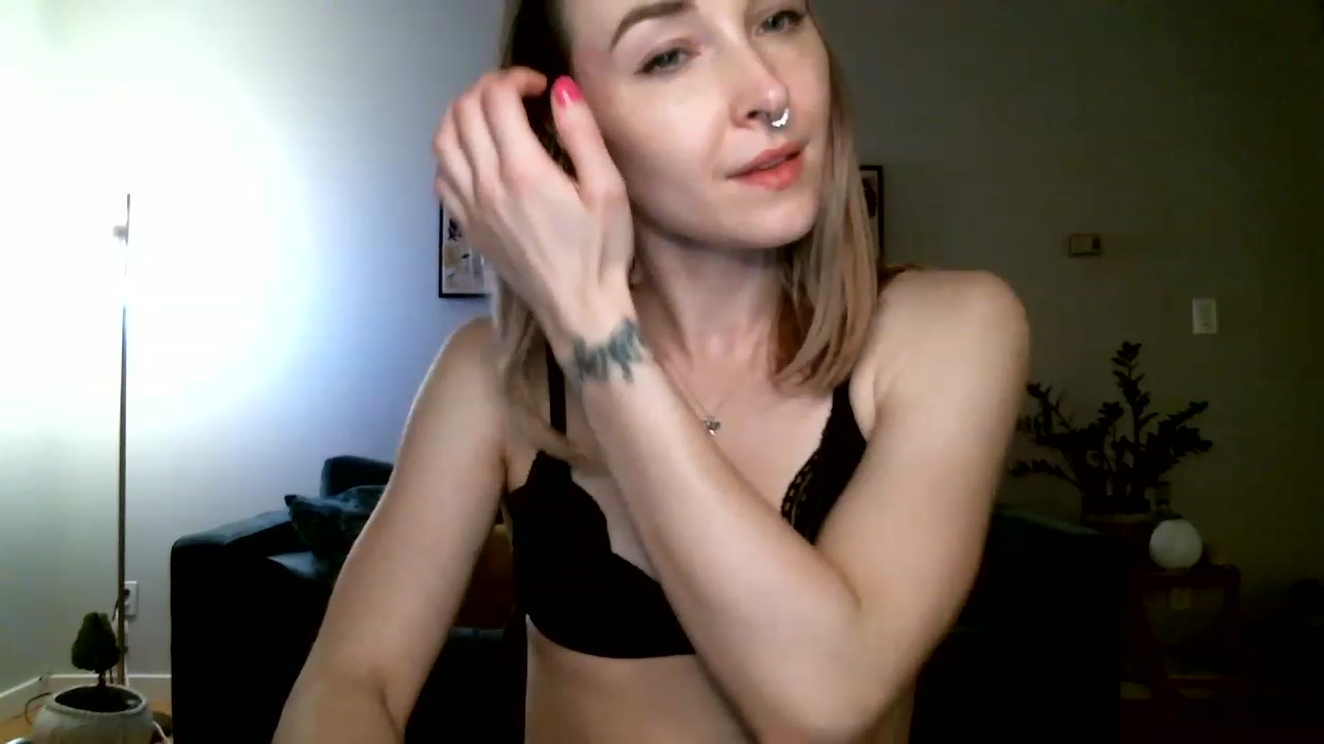 Gallery image thumbnail from KineticKoa's myfreecams stream on, 04/25/2023, 08:02 image 15 of 20