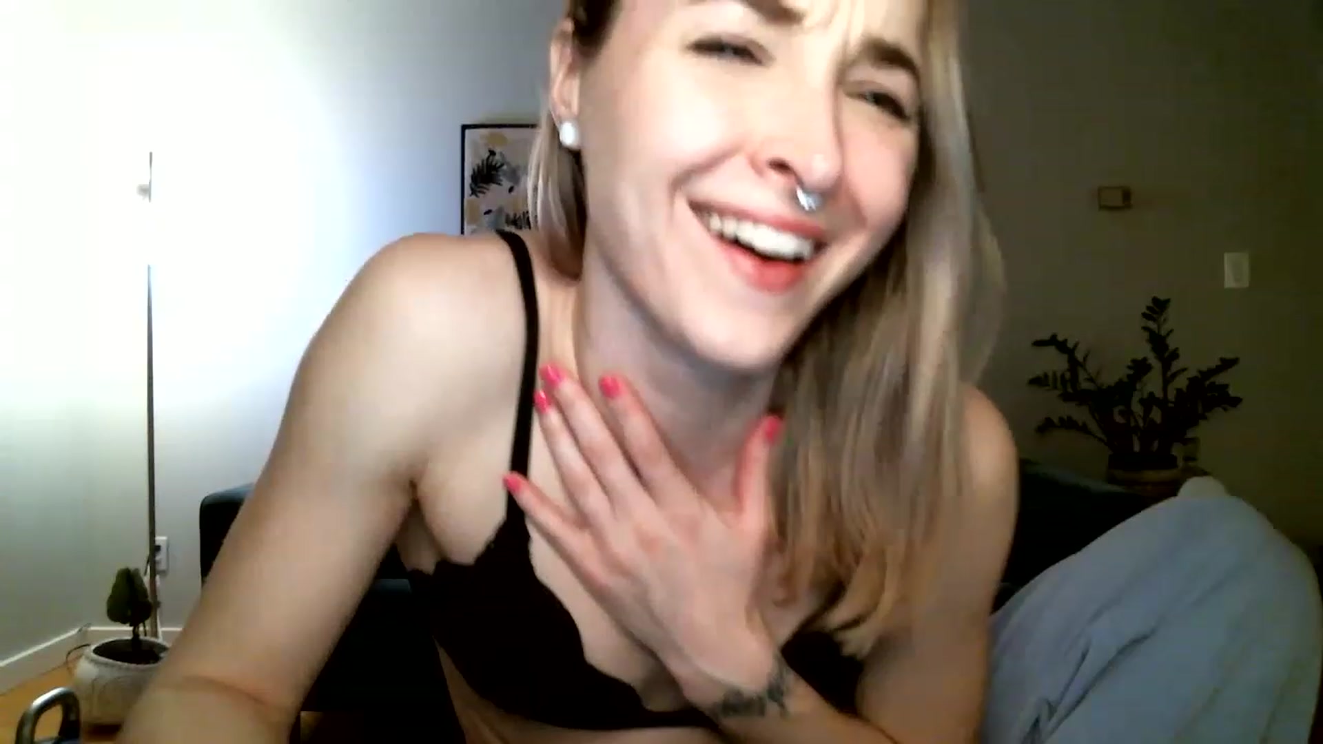 Gallery image thumbnail from KineticKoa's myfreecams stream on, 04/25/2023, 08:02 image 19 of 20
