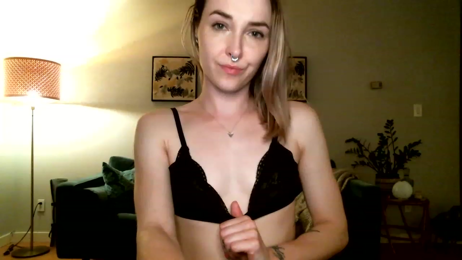 Gallery image thumbnail from KineticKoa's myfreecams stream on, 05/22/2023, 08:25 image 19 of 20
