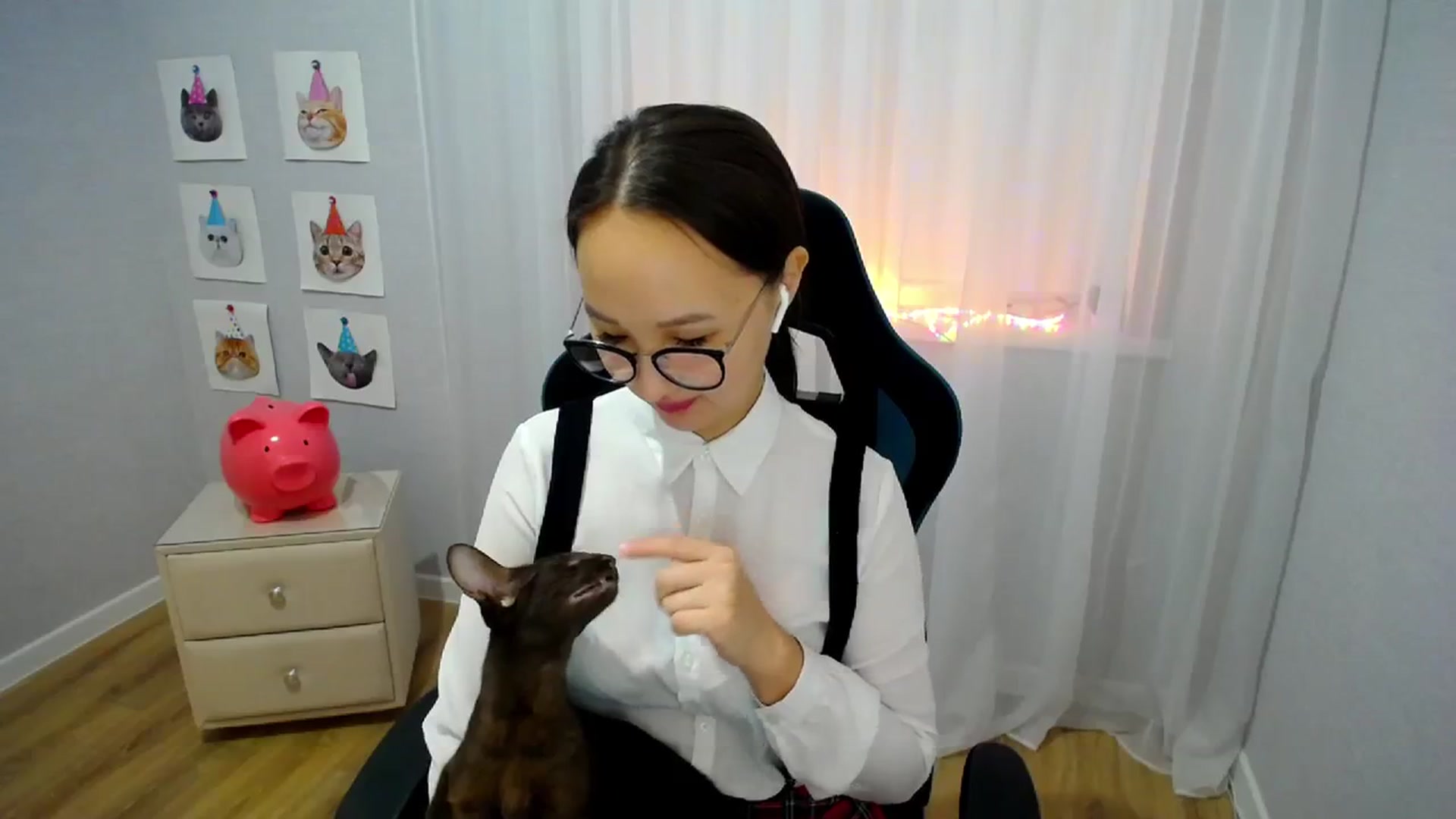 Gallery image thumbnail from Kingoo's myfreecams stream on, 01/15/2024, 22:47 image 12 of 20