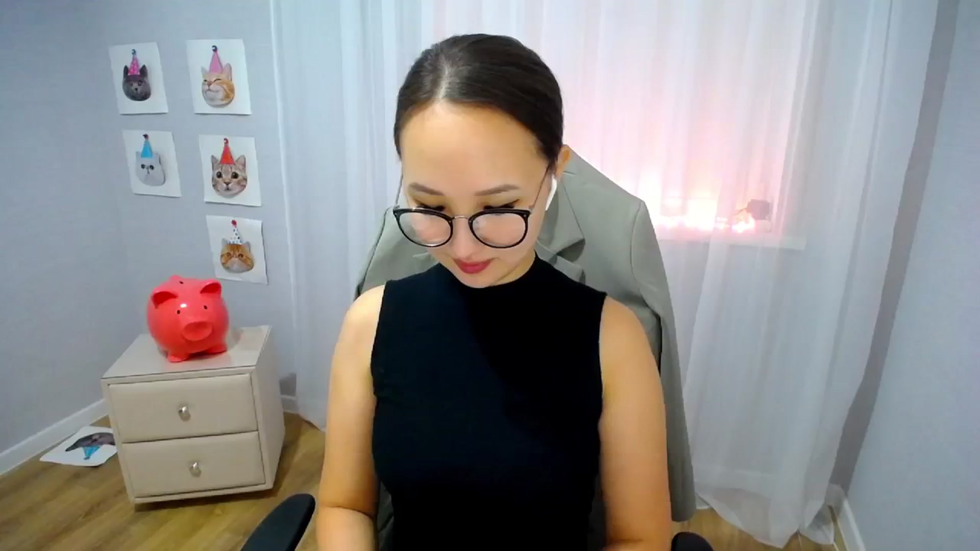 Gallery image thumbnail from Kingoo's myfreecams stream on, 01/31/2024, 23:27 image 13 of 20