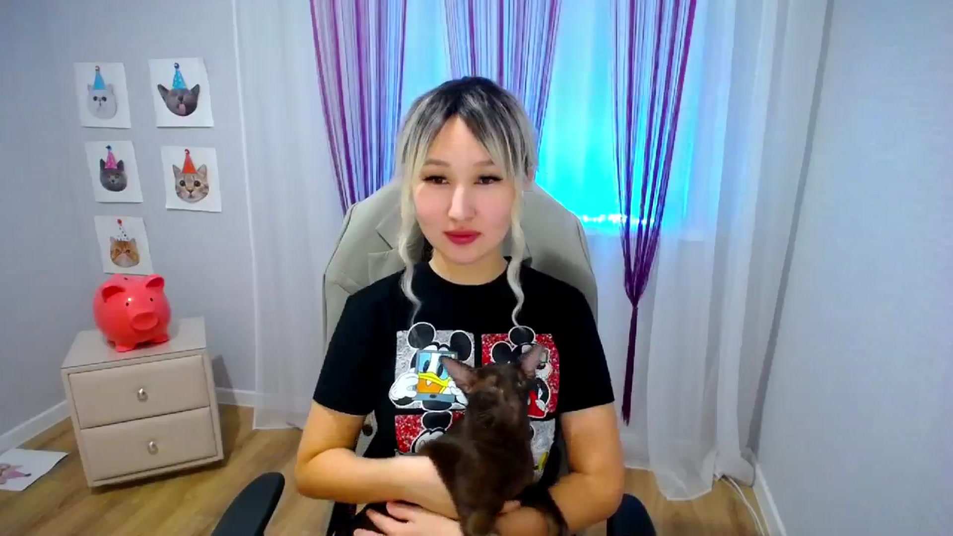 Gallery image thumbnail from Kingoo's myfreecams stream on, 03/17/2024, 22:40 image 5 of 20