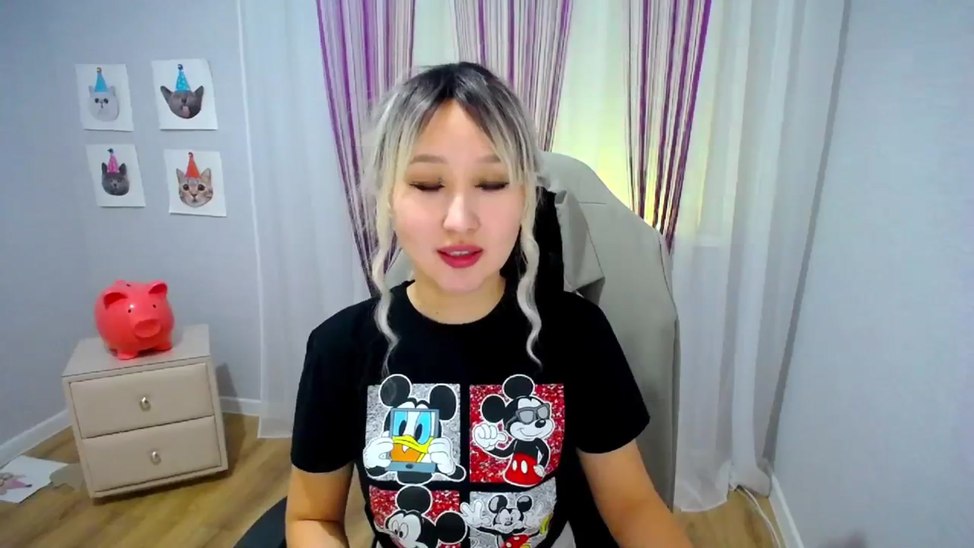 Gallery image thumbnail from Kingoo's myfreecams stream on, 03/17/2024, 22:40 image 13 of 20