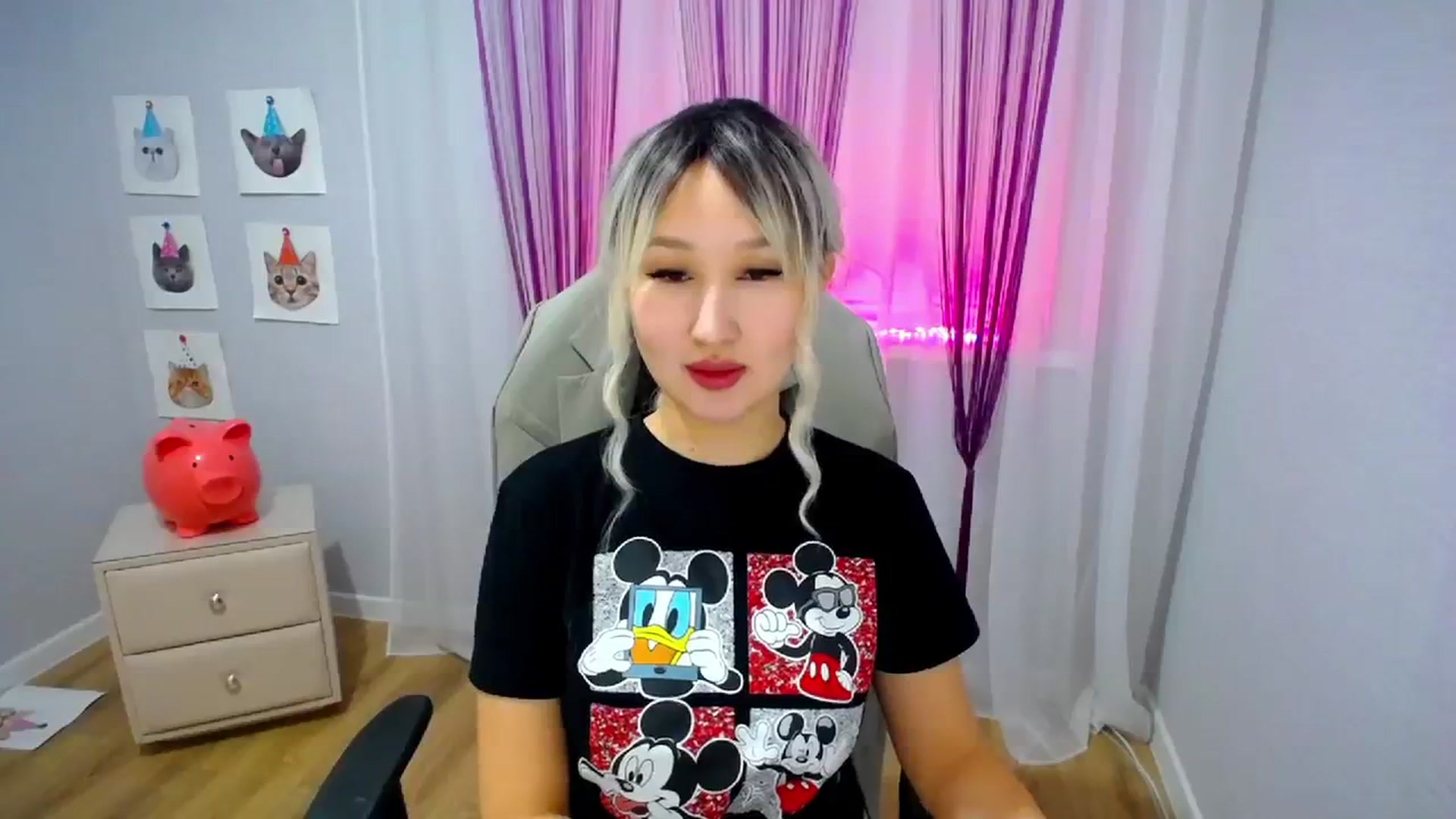 Gallery image thumbnail from Kingoo's myfreecams stream on, 03/17/2024, 22:40 image 6 of 20