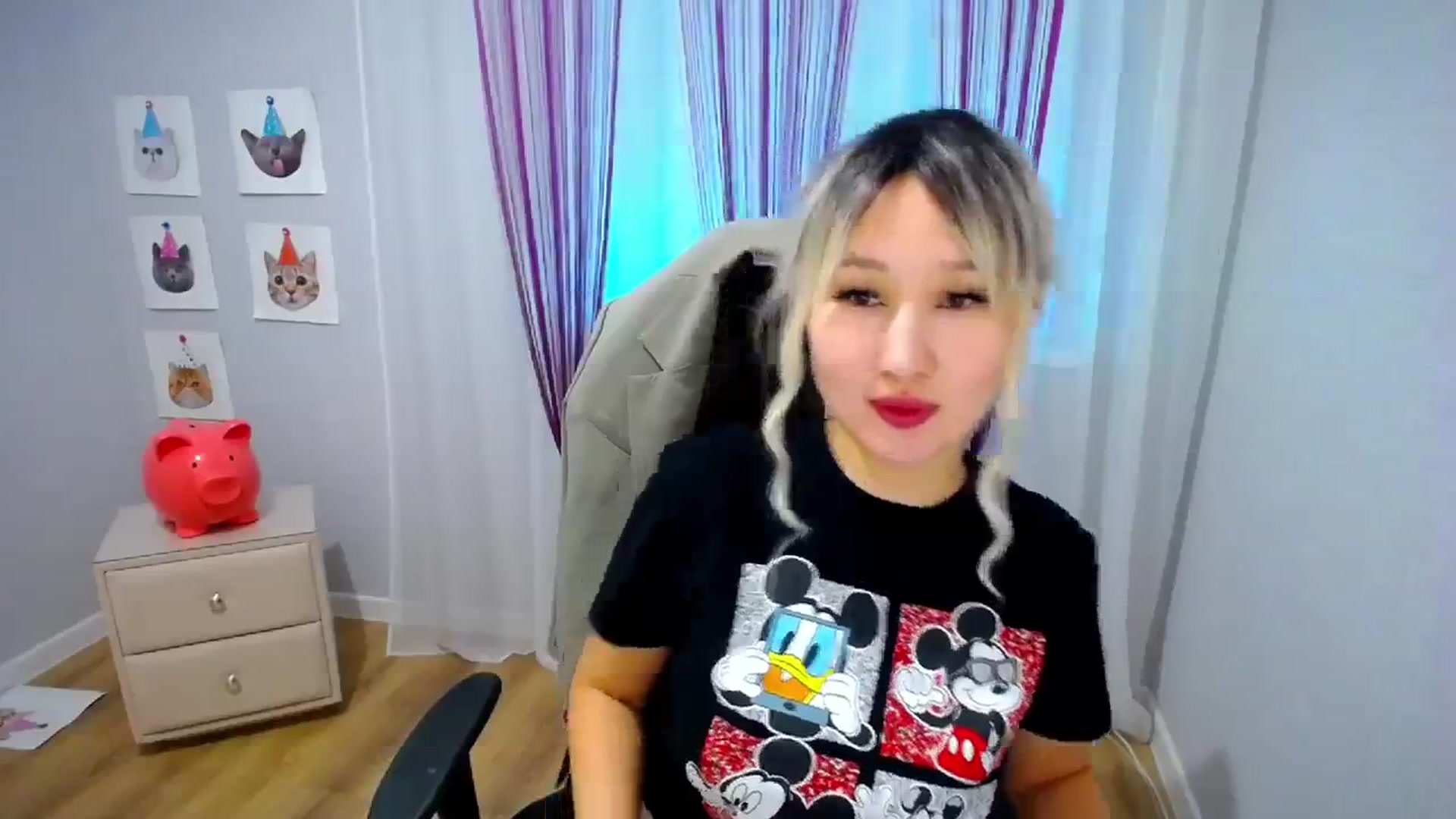 Gallery image thumbnail from Kingoo's myfreecams stream on, 03/17/2024, 22:40 image 7 of 20