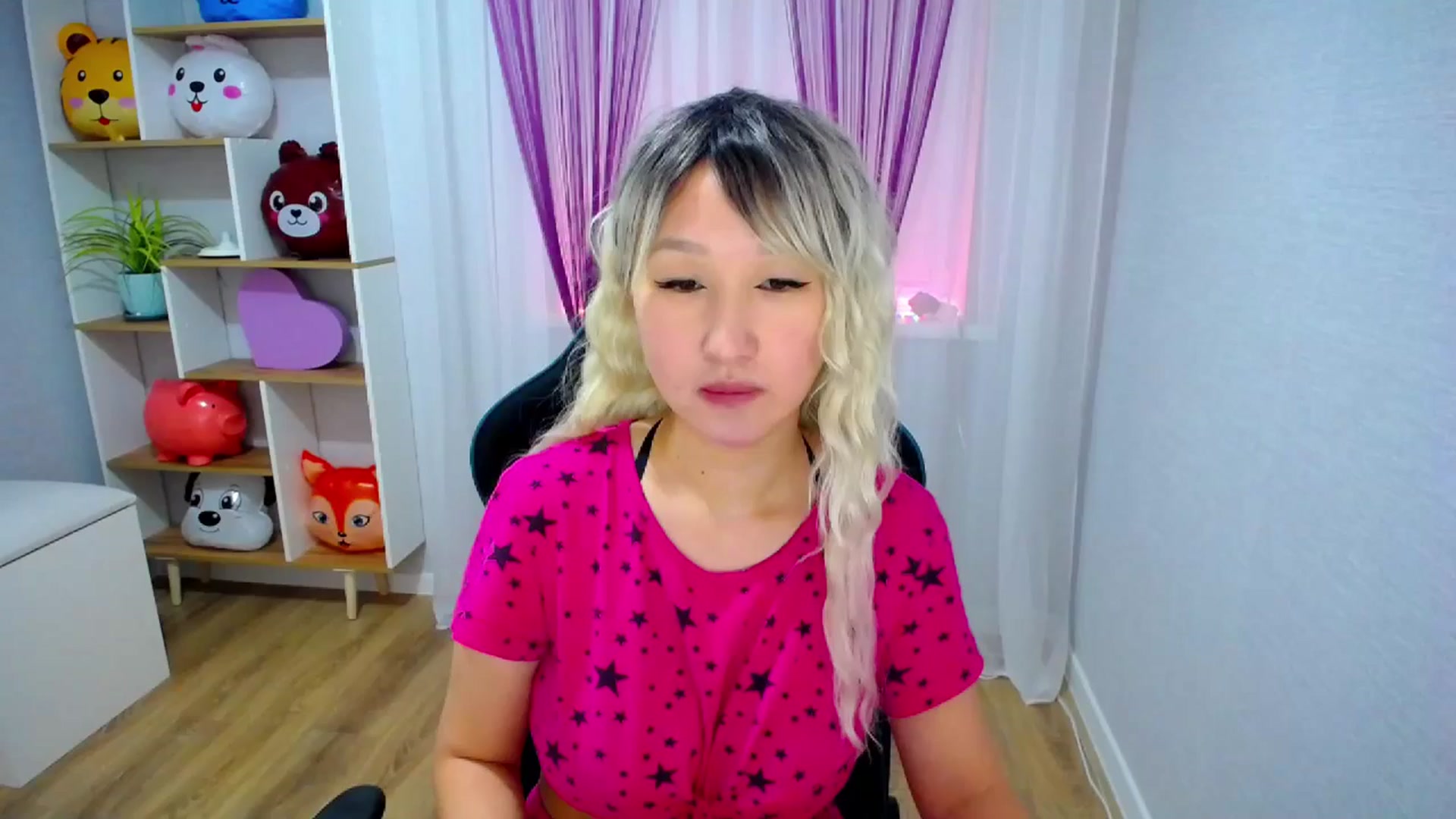 Gallery image thumbnail from Kingoo's myfreecams stream on, 02/24/2025, 01:48 image 18 of 20