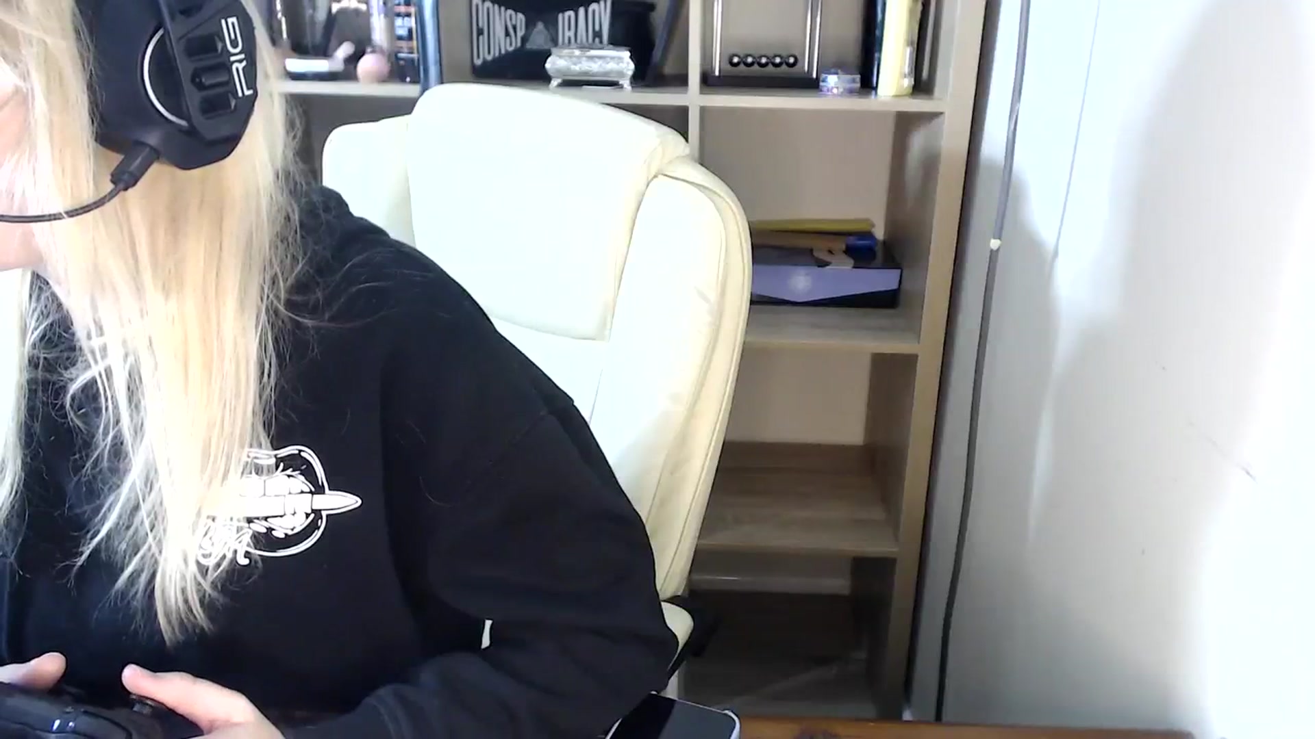 Gallery image thumbnail from Kinksta1's myfreecams stream on, 07/29/2023, 13:13 image 3 of 20