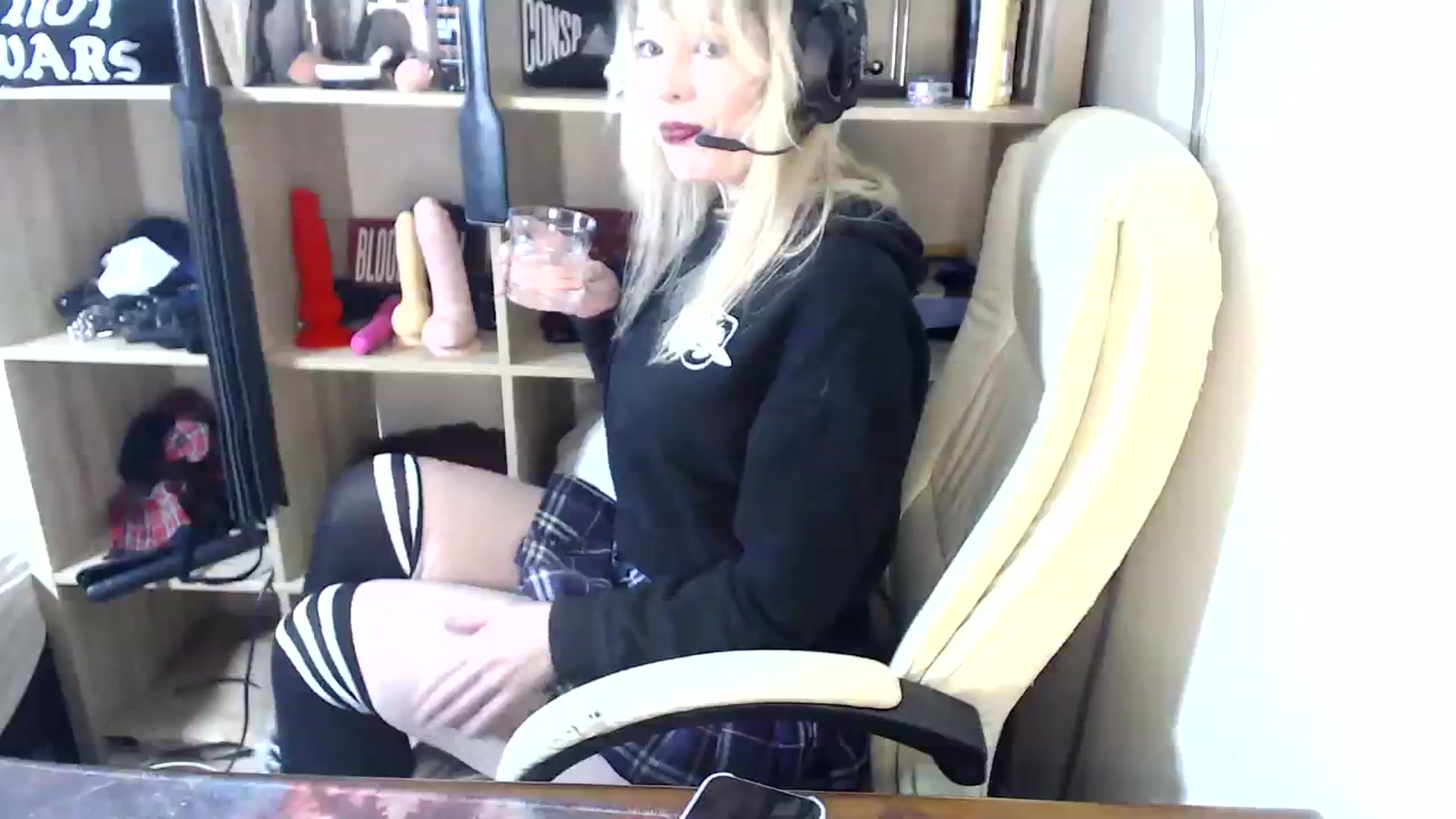 Gallery image thumbnail from Kinksta1's myfreecams stream on, 07/29/2023, 13:13 image 14 of 20