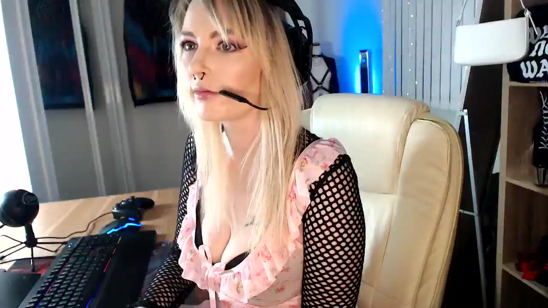 Gallery image thumbnail from Kinksta1's myfreecams stream on, 08/03/2023, 11:58 image 20 of 20