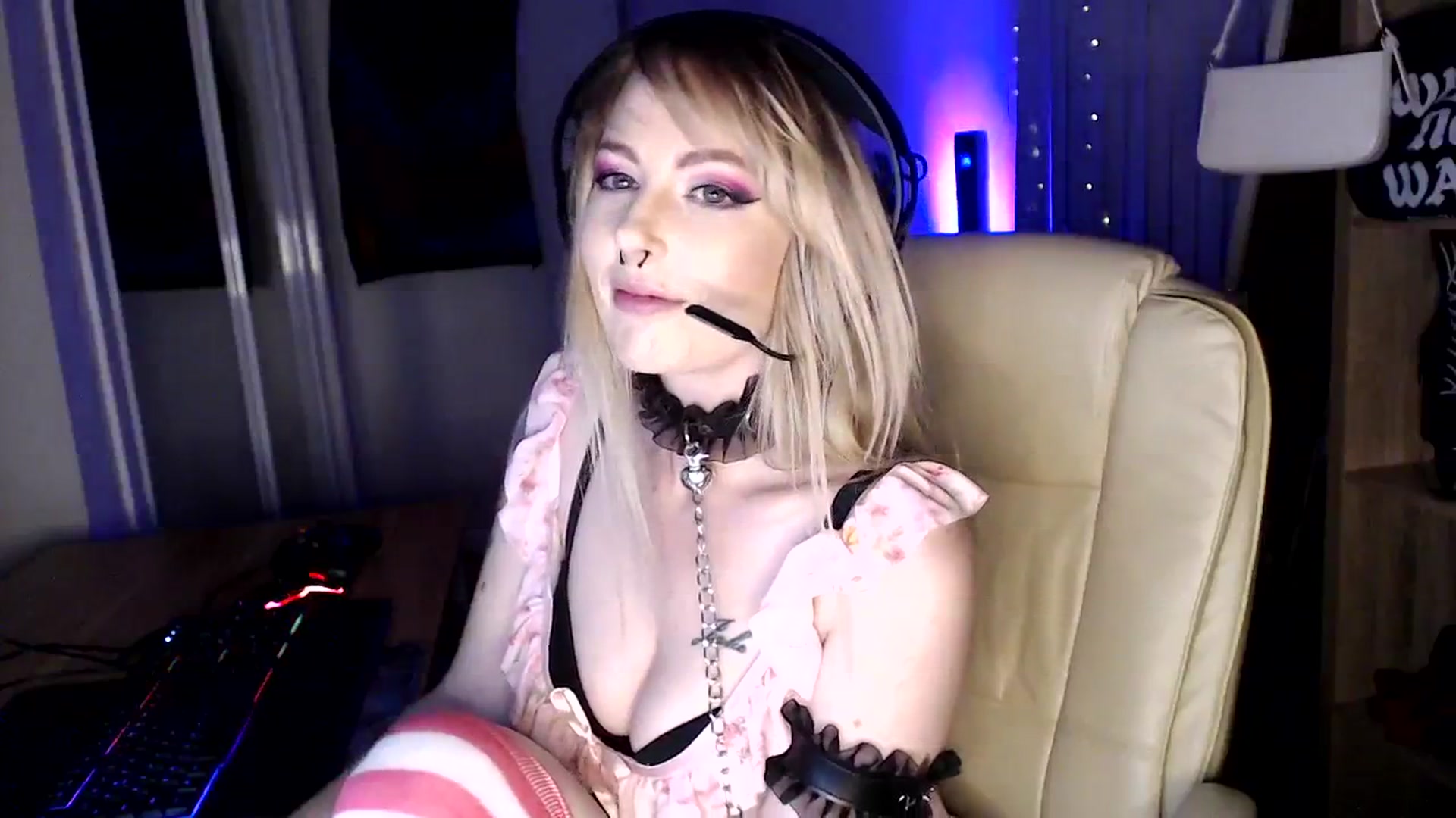 Gallery image thumbnail from Kinksta1's myfreecams stream on, 08/03/2023, 14:41 image 7 of 20