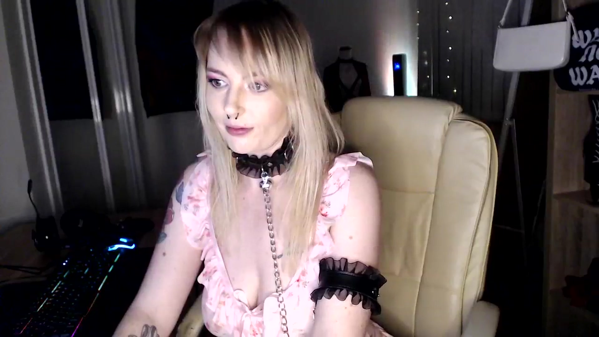 Gallery image thumbnail from Kinksta1's myfreecams stream on, 08/03/2023, 14:41 image 12 of 20