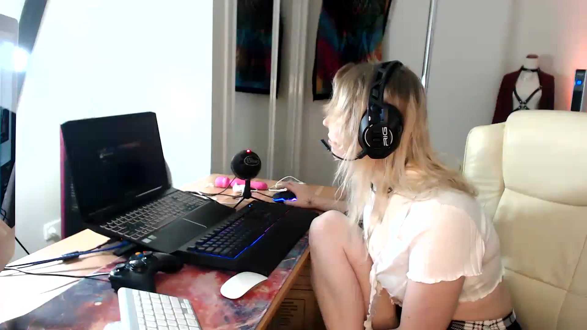Gallery image thumbnail from Kinksta1's myfreecams stream on, 08/04/2023, 13:52 image 6 of 20