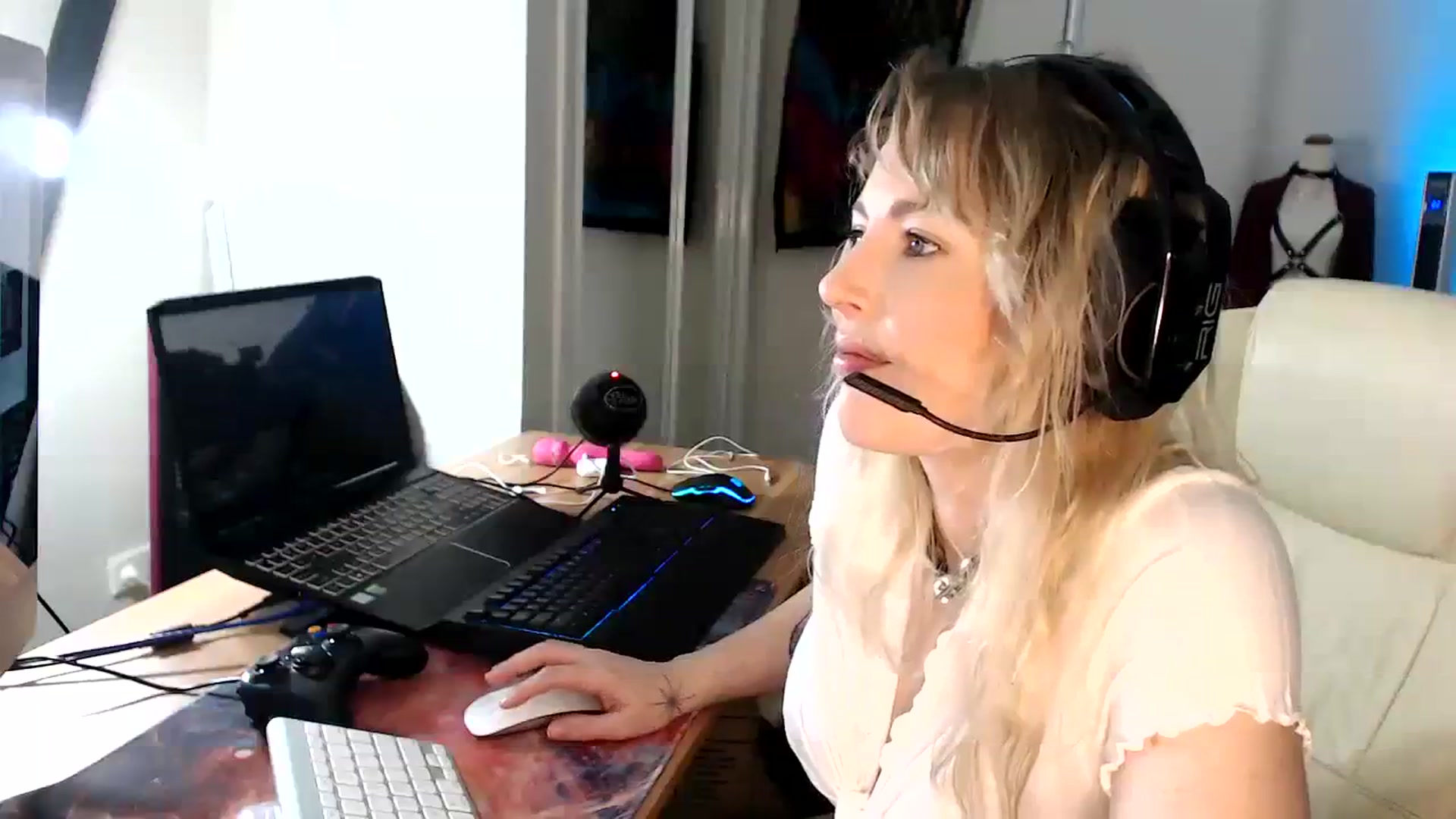 Gallery image thumbnail from Kinksta1's myfreecams stream on, 08/04/2023, 13:52 image 20 of 20