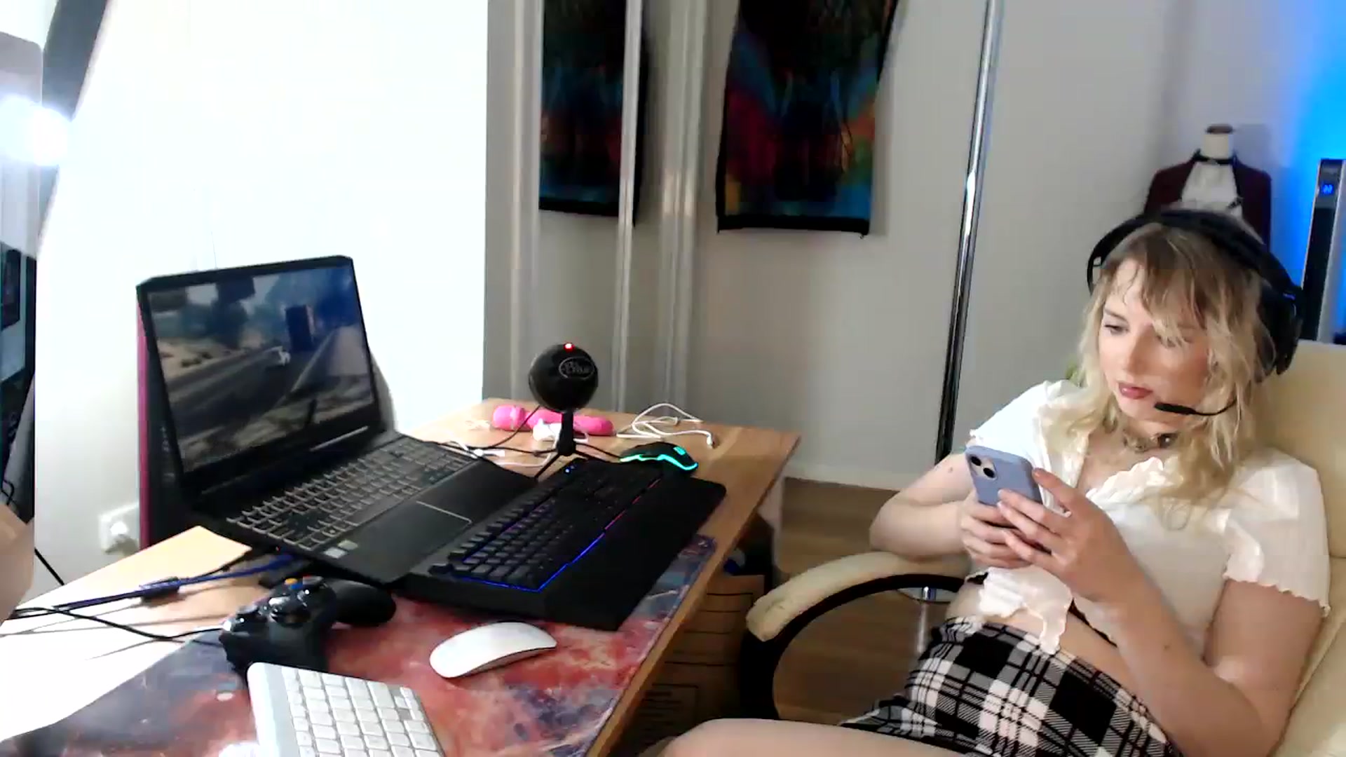 Gallery image thumbnail from Kinksta1's myfreecams stream on, 08/04/2023, 13:52 image 16 of 20