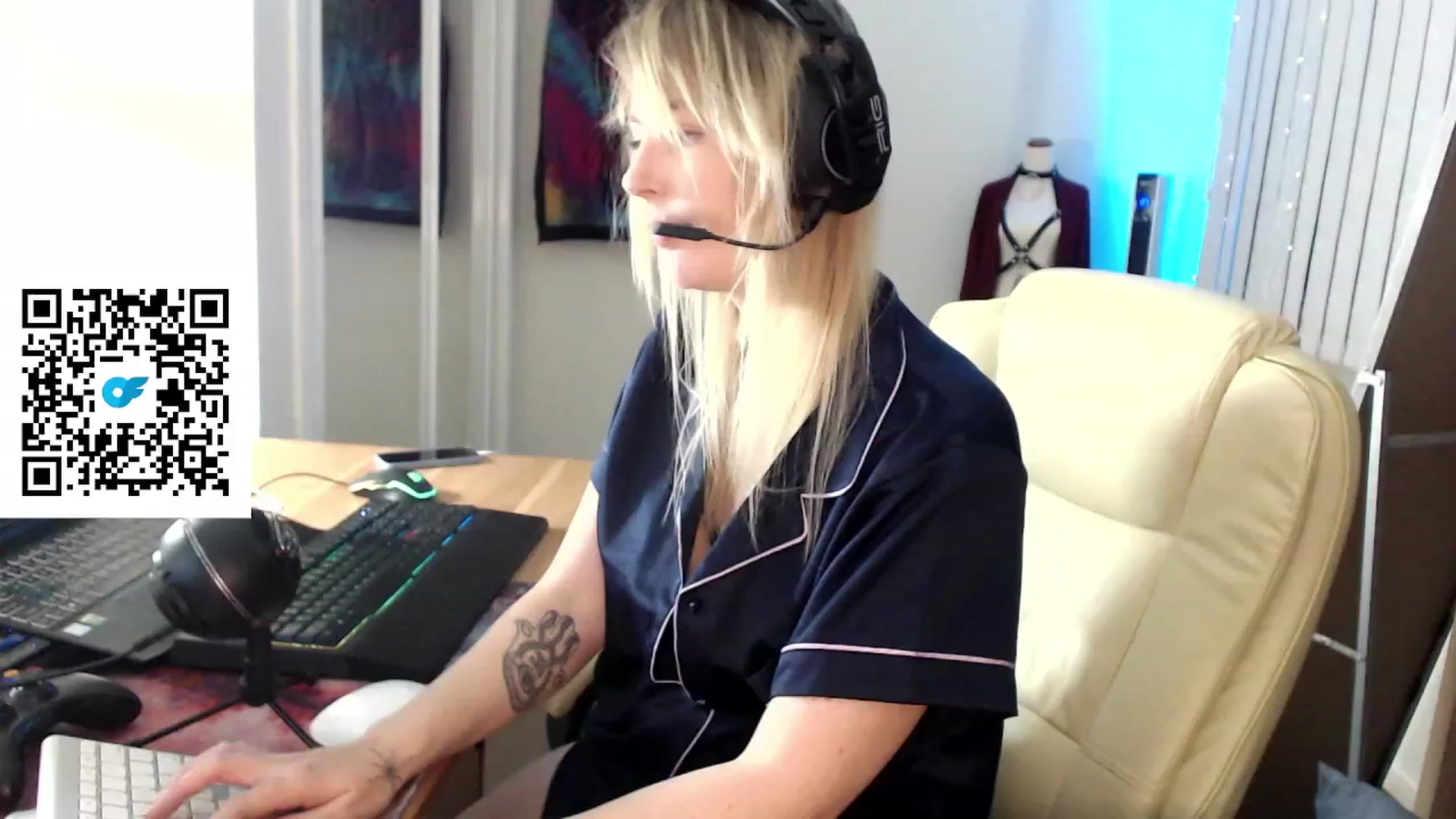 Gallery image thumbnail from Kinksta1's myfreecams stream on, 08/05/2023, 15:38 image 12 of 20
