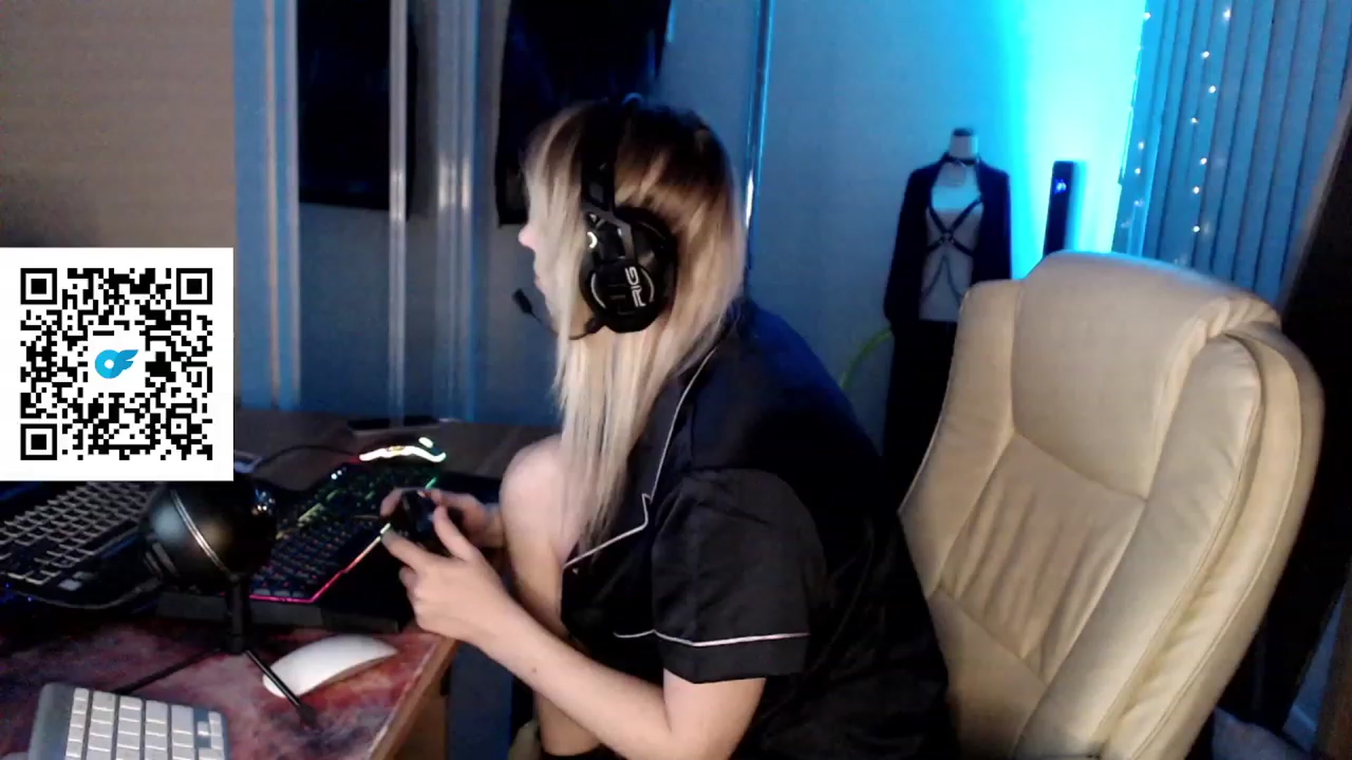 Gallery image thumbnail from Kinksta1's myfreecams stream on, 08/05/2023, 15:38 image 17 of 20