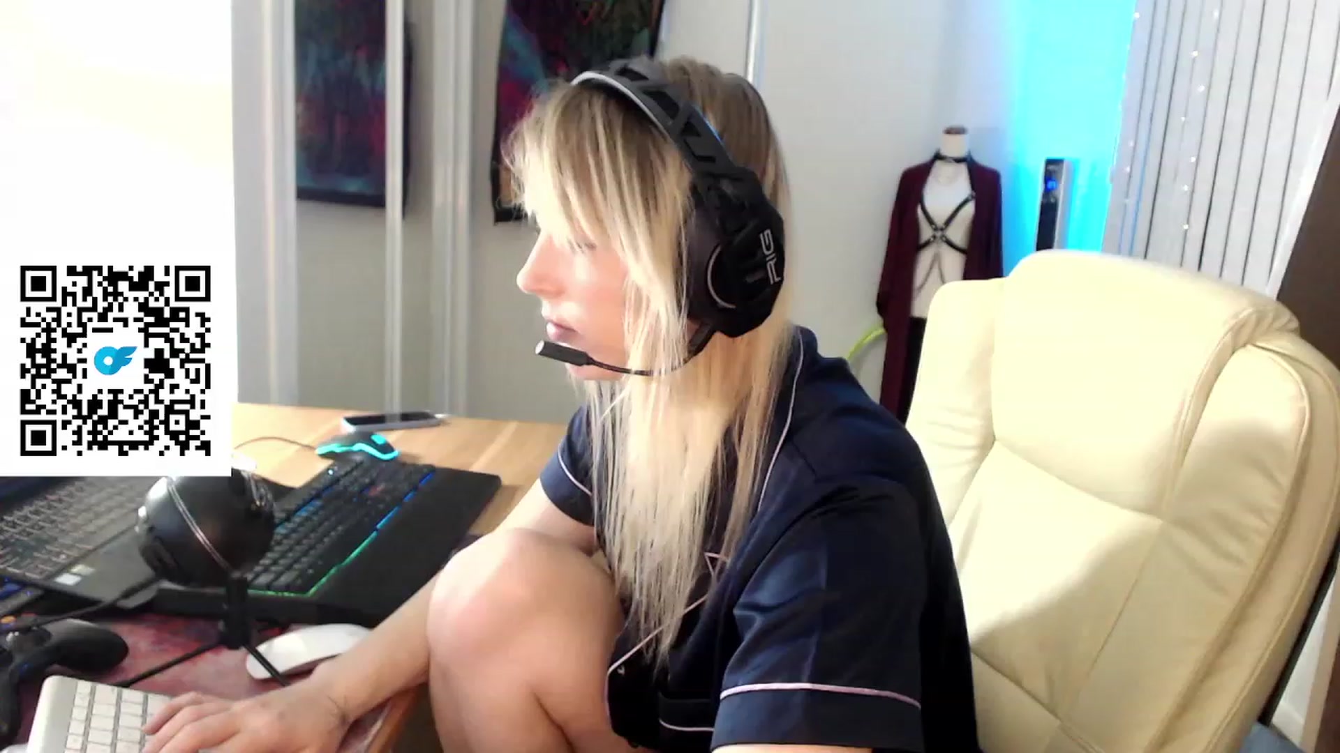 Gallery image thumbnail from Kinksta1's myfreecams stream on, 08/05/2023, 15:38 image 14 of 20