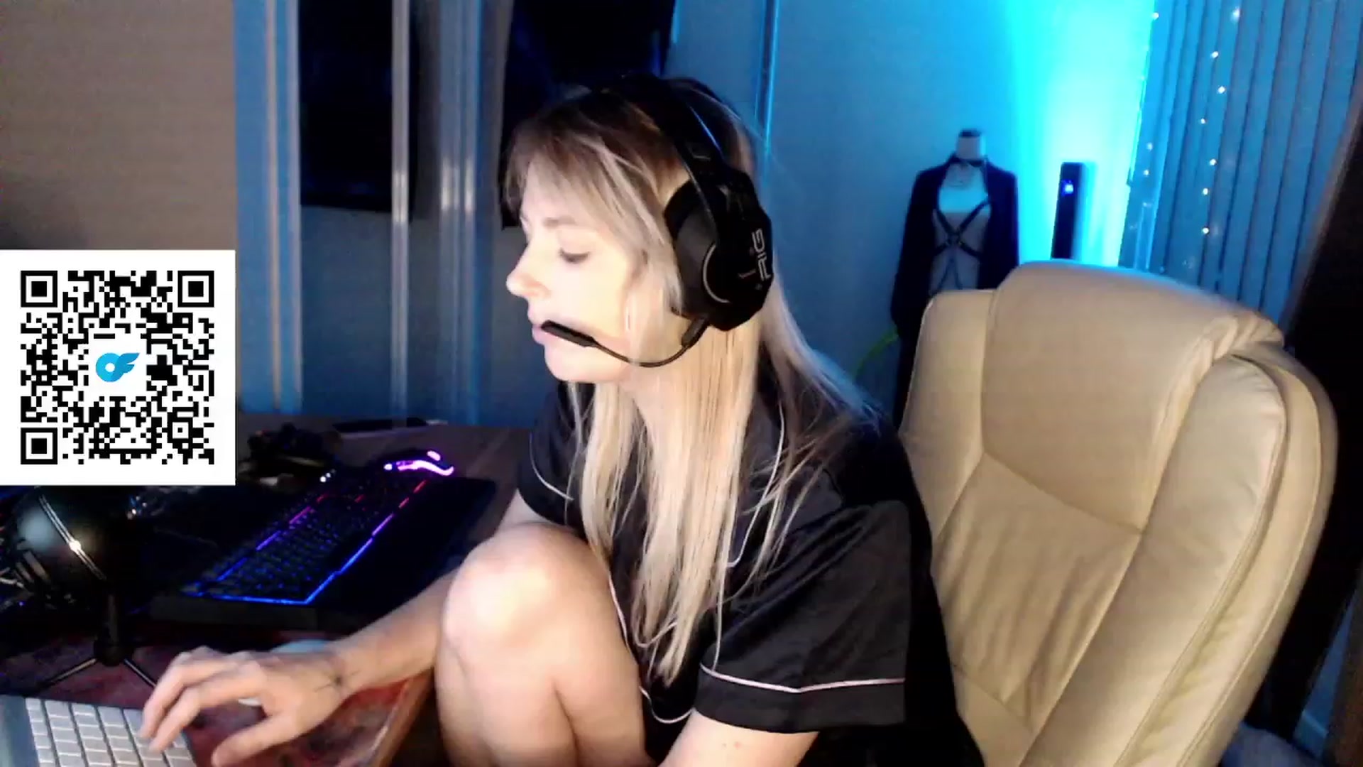 Gallery image thumbnail from Kinksta1's myfreecams stream on, 08/05/2023, 16:15 image 19 of 20