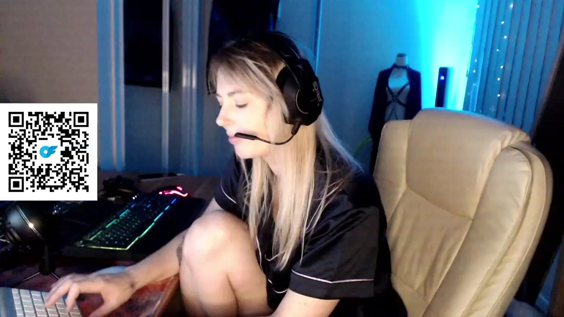 Gallery image thumbnail from Kinksta1's myfreecams stream on, 08/05/2023, 16:15 image 16 of 20
