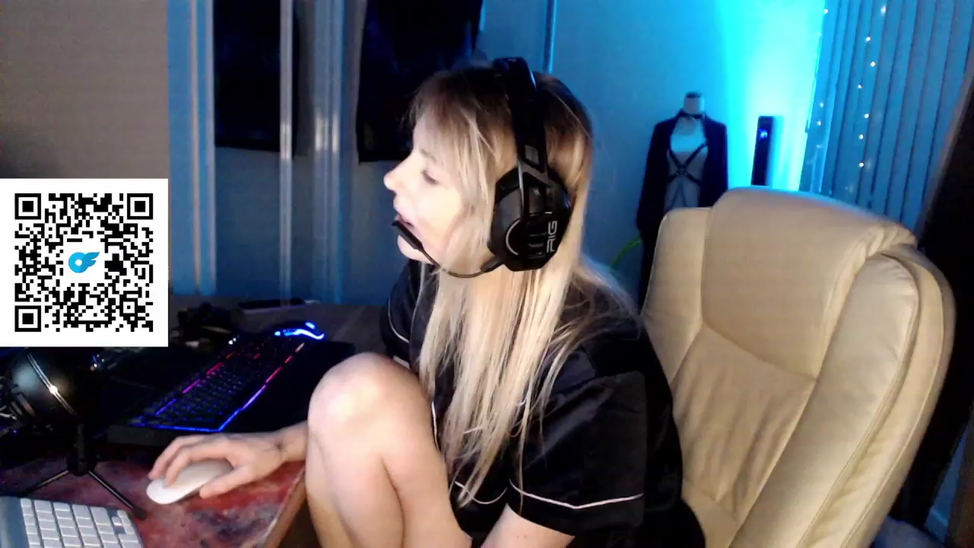 Gallery image thumbnail from Kinksta1's myfreecams stream on, 08/05/2023, 16:15 image 15 of 20