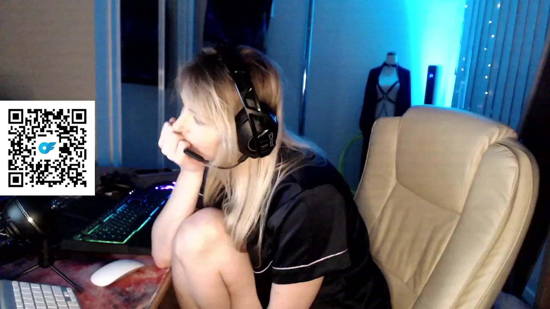 Gallery image thumbnail from Kinksta1's myfreecams stream on, 08/05/2023, 16:15 image 12 of 20