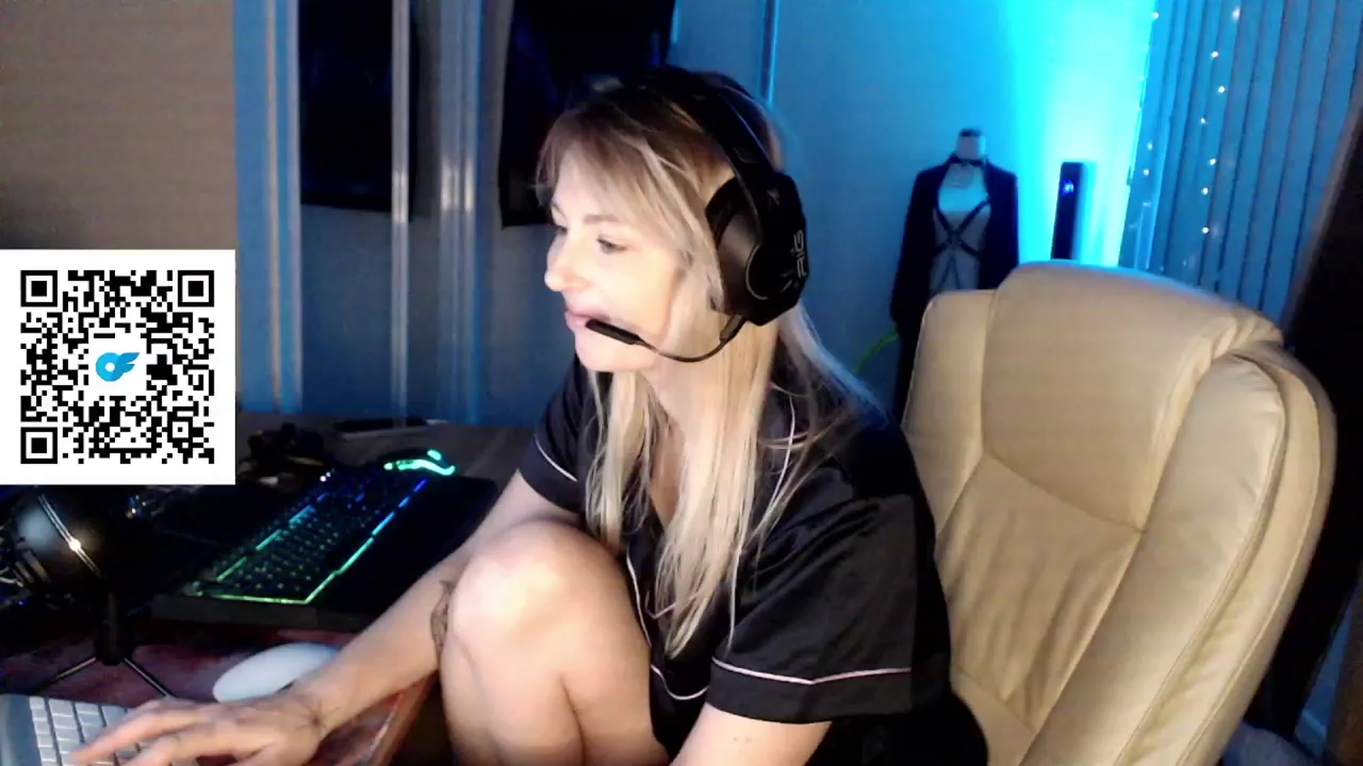 Gallery image thumbnail from Kinksta1's myfreecams stream on, 08/05/2023, 16:15 image 14 of 20